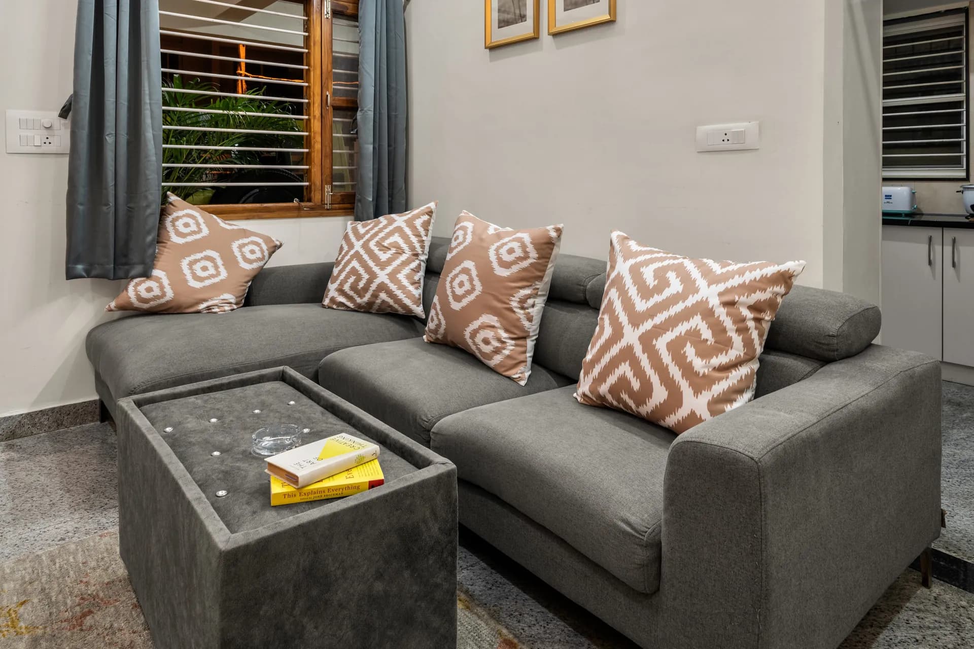 Property photo - Entry Lounge