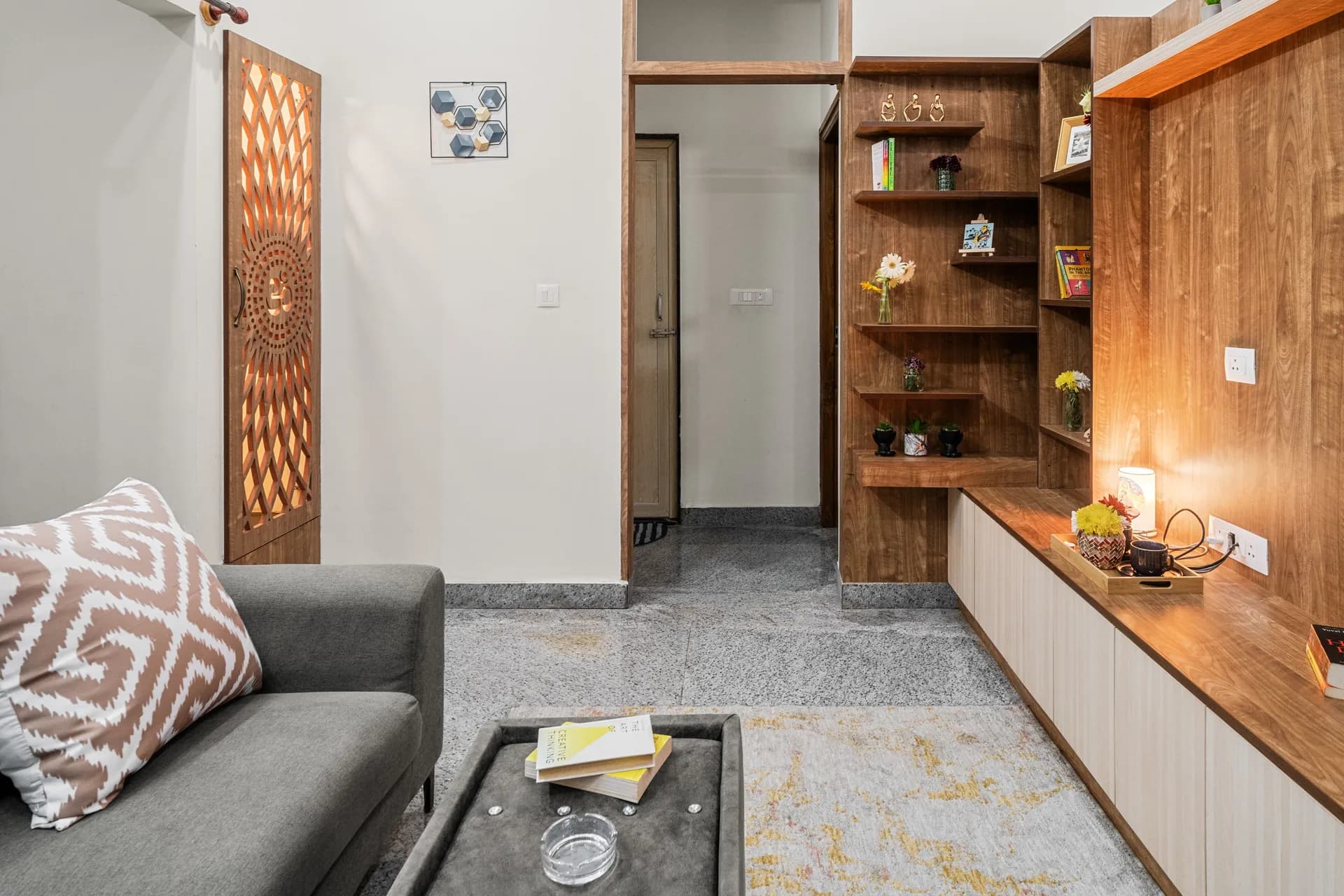 Property photo - Entry Lounge