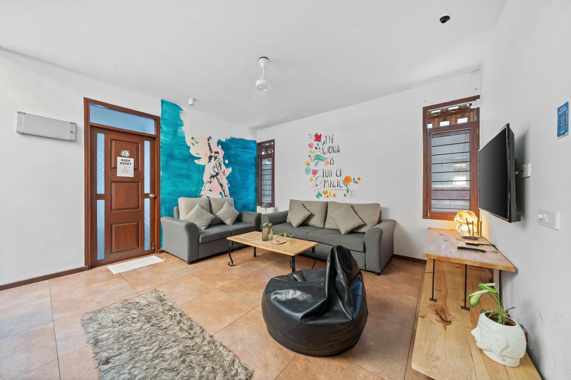 Property photo - Lounge