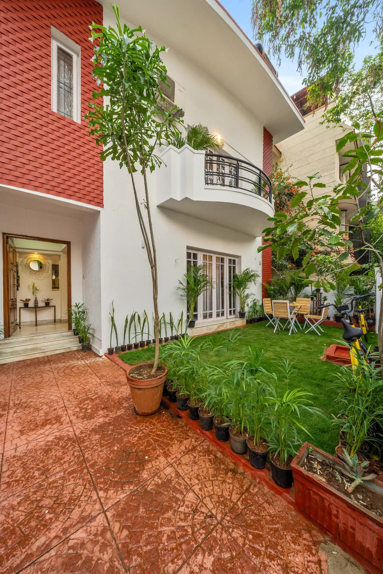 Property photo - Entrance and Parking