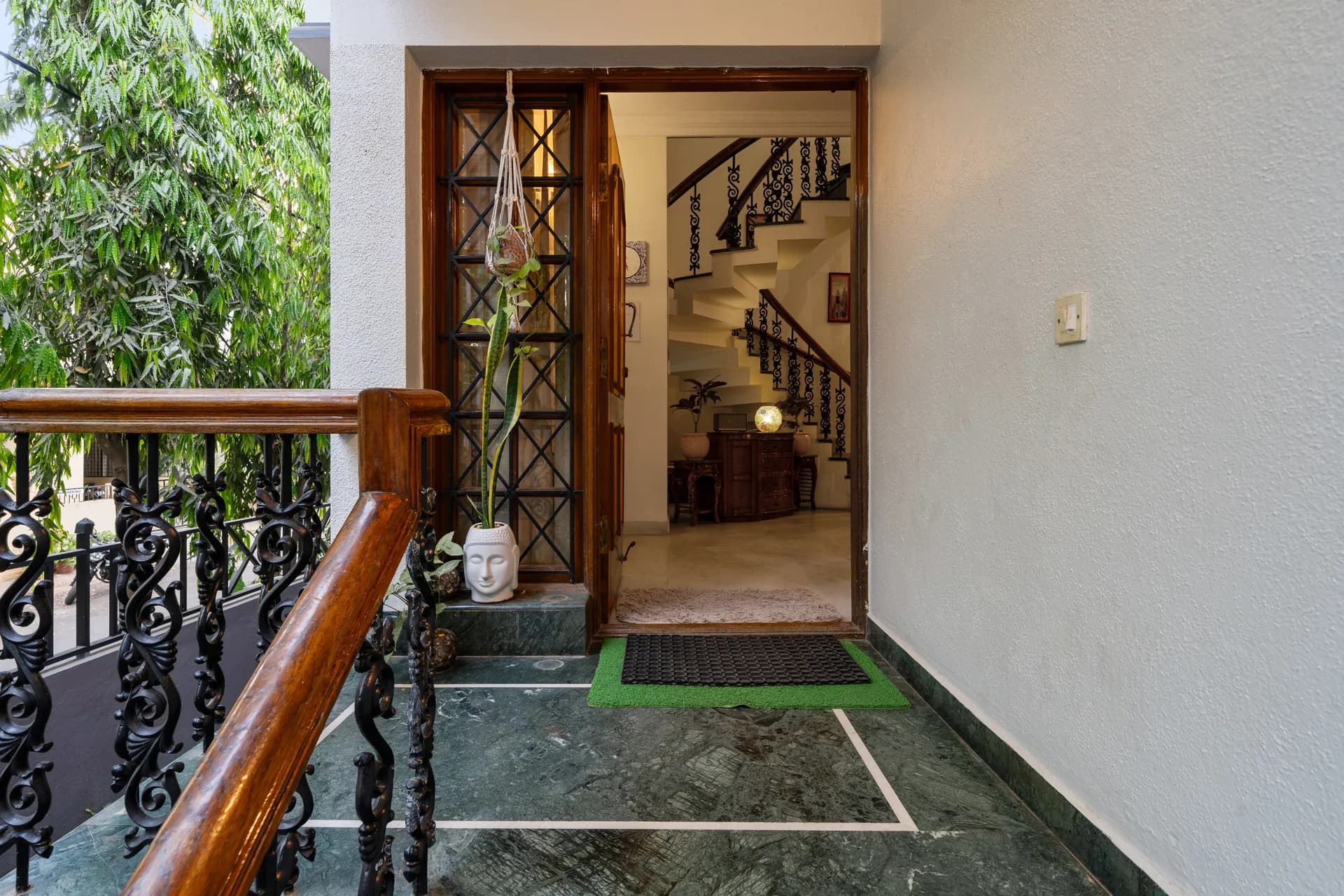 Property photo - Entrance and Parking