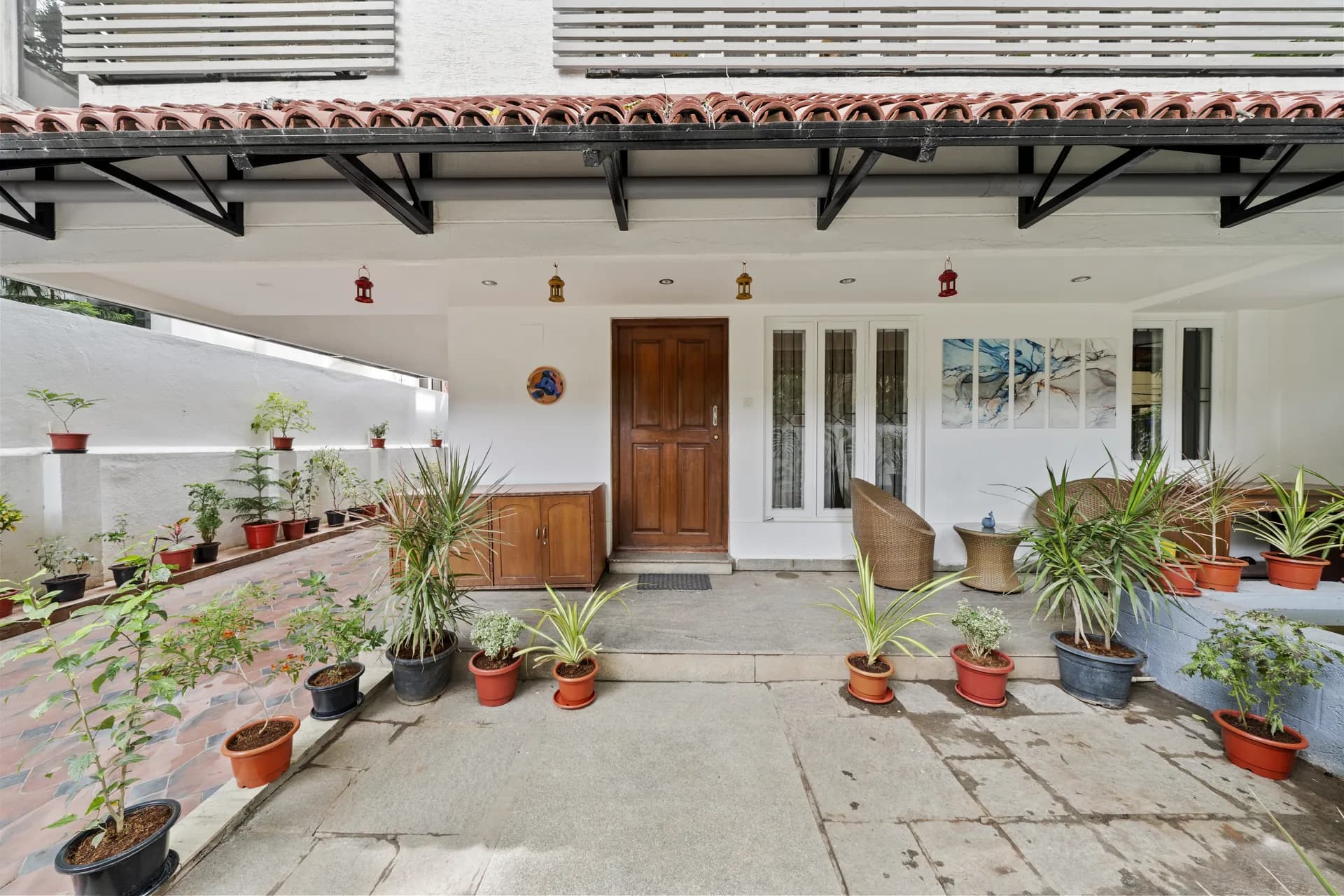 Property photo - Entrance and Parking