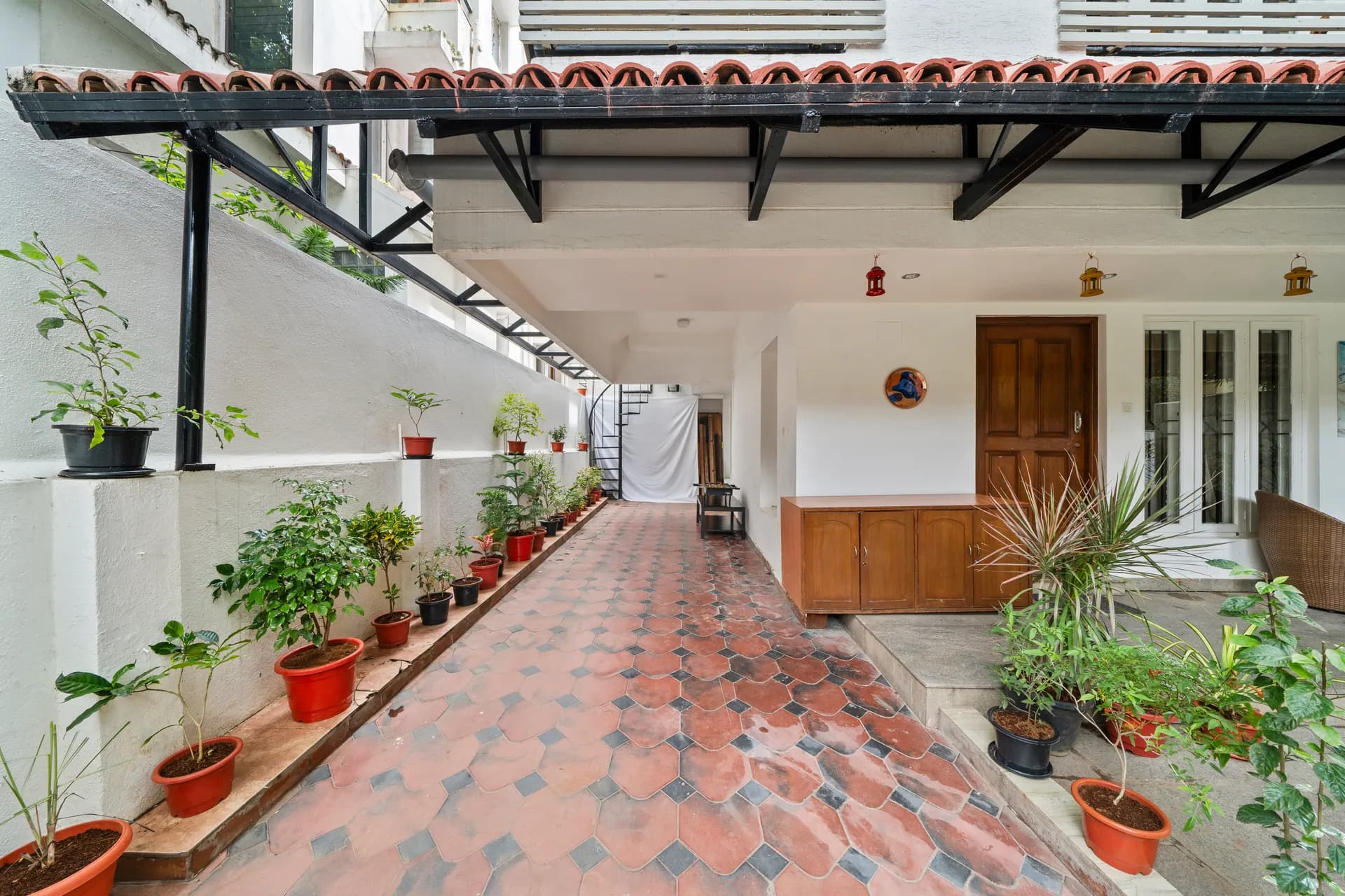 Property photo - Entrance and Parking