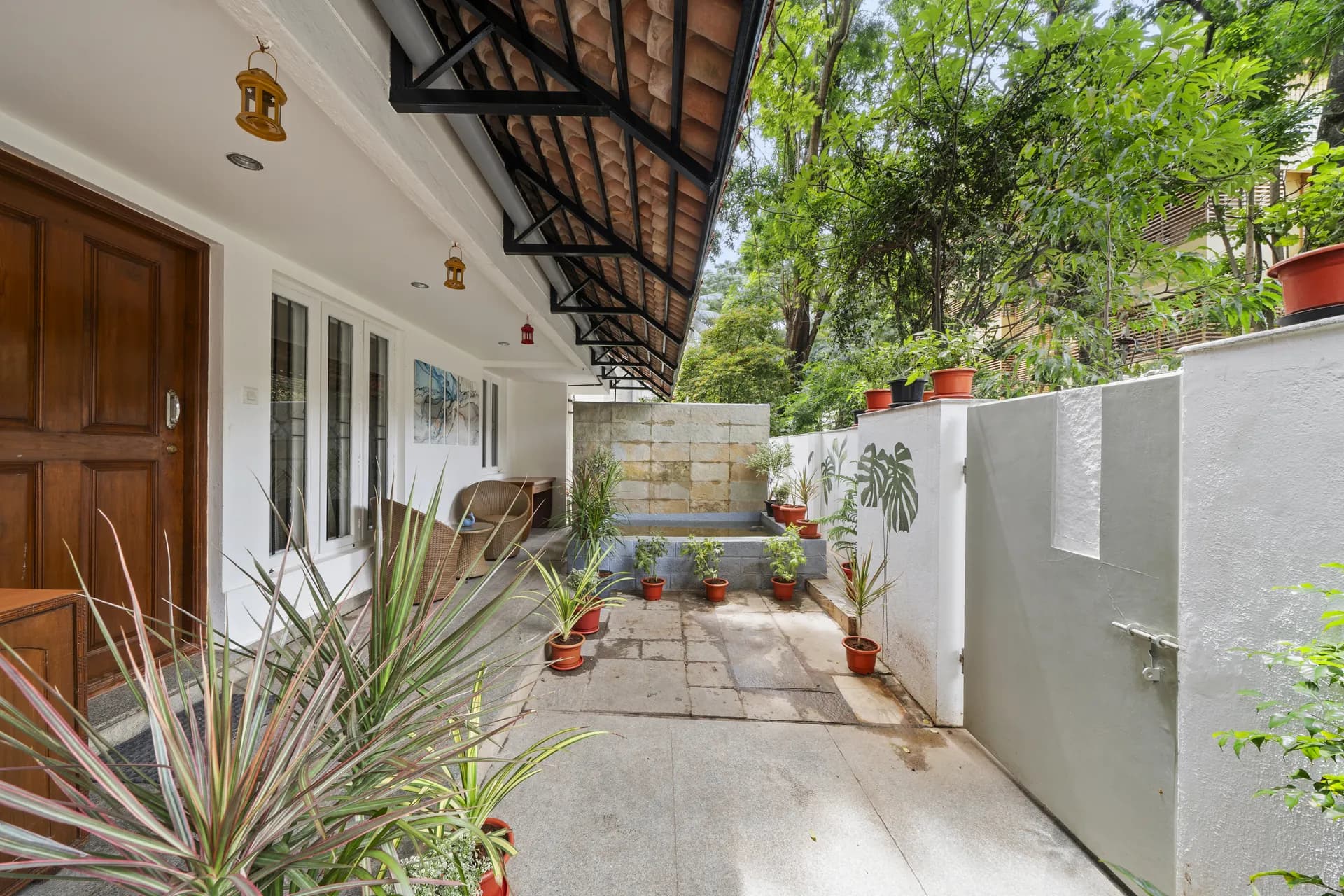 Property photo - Entrance and Parking