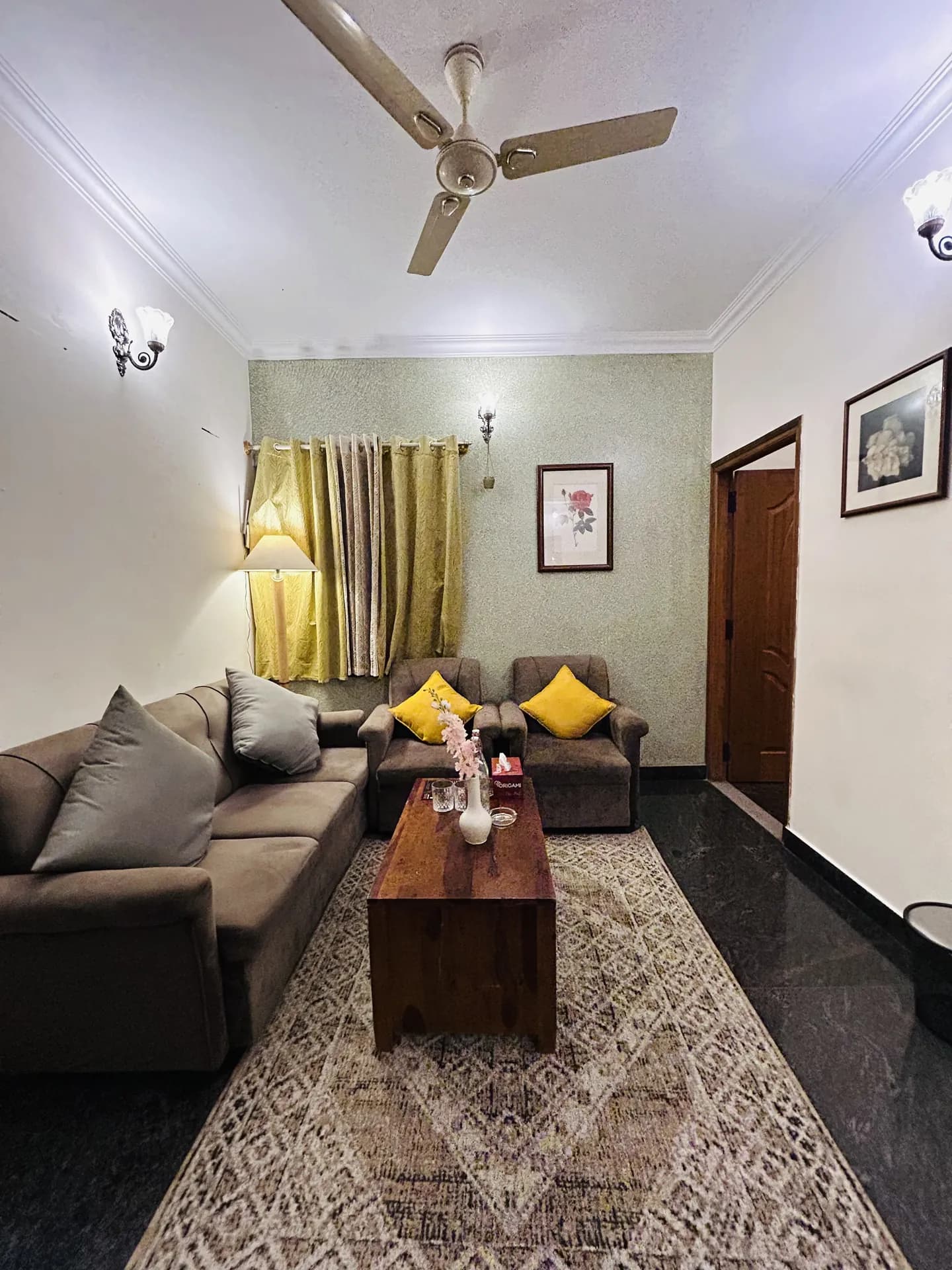 Property photo - Lounge