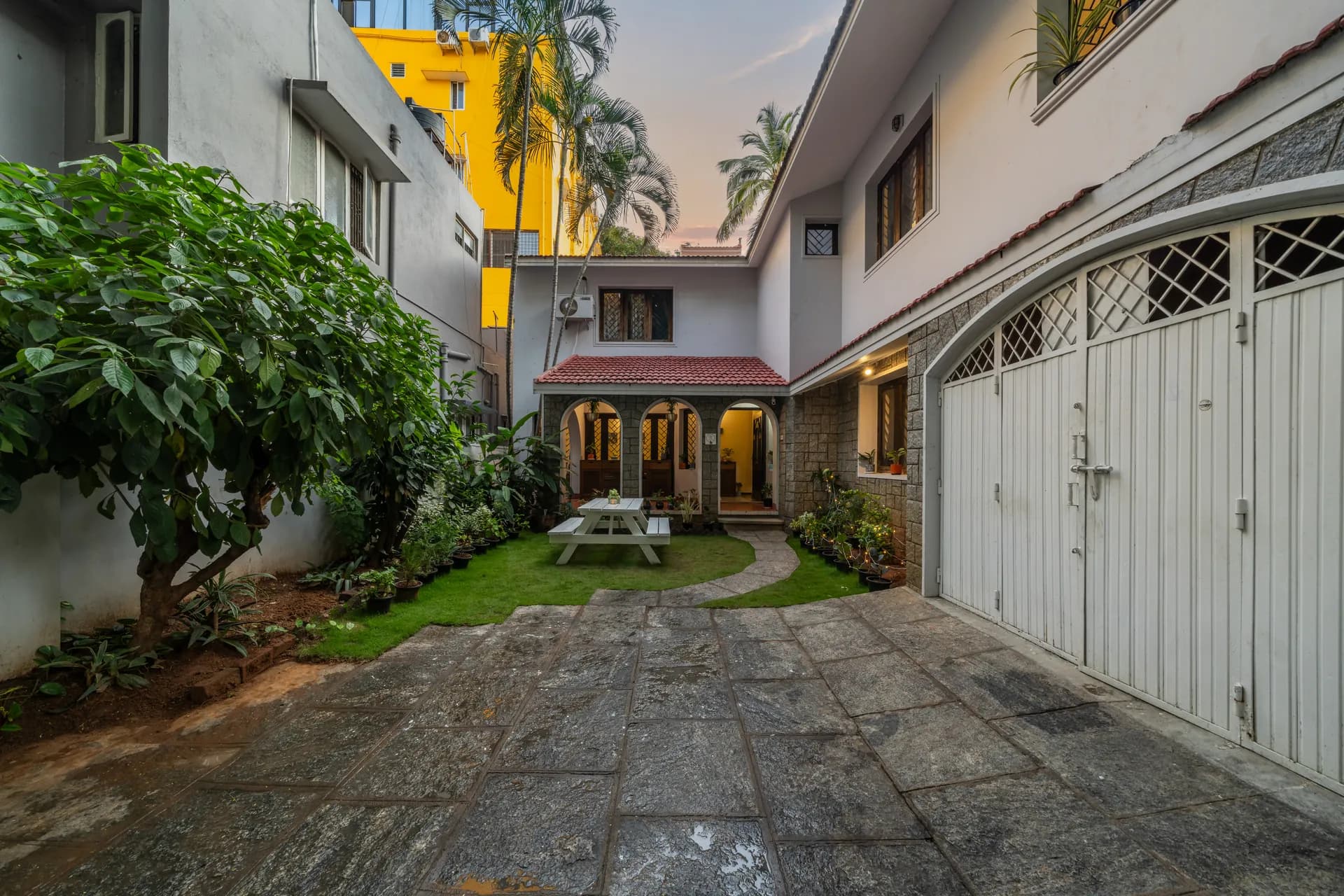 Entrance  and Parking preview