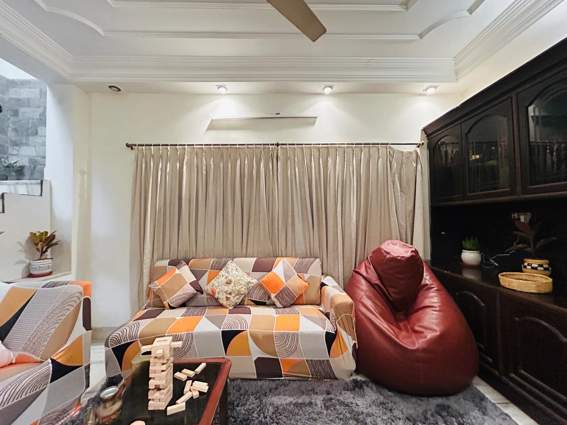 Property photo - Lounge