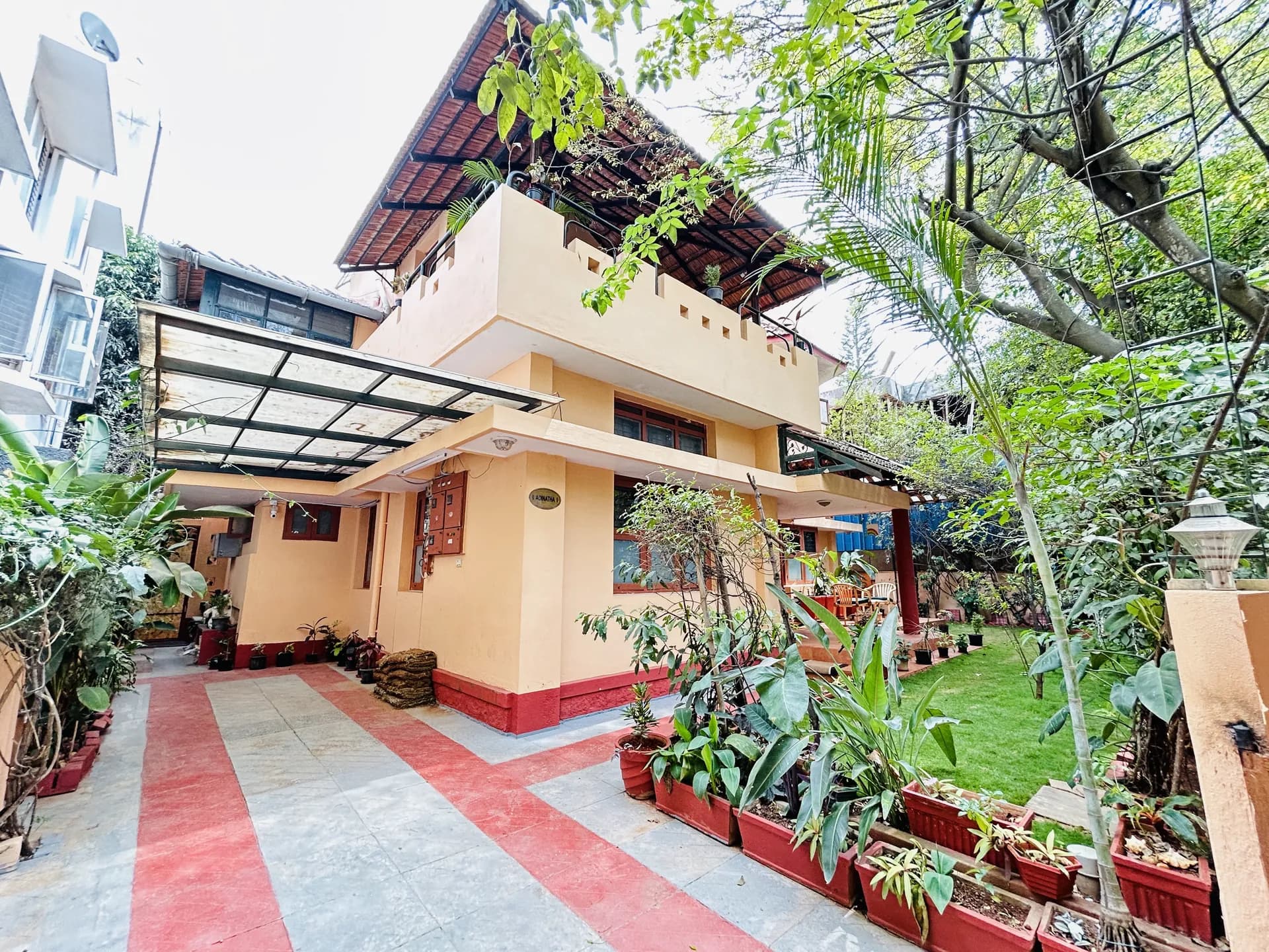 Entrance and Parking preview