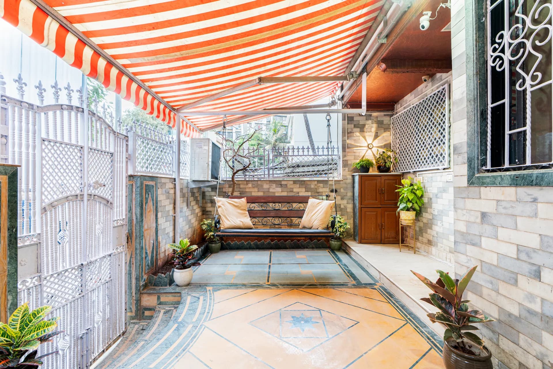 Property photo - Entrance and Parking