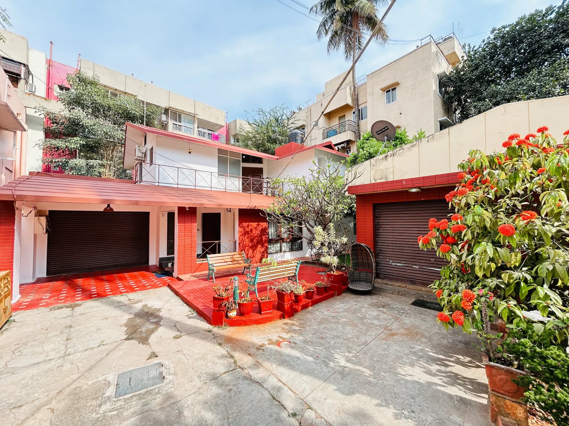 Entrance and Parking preview