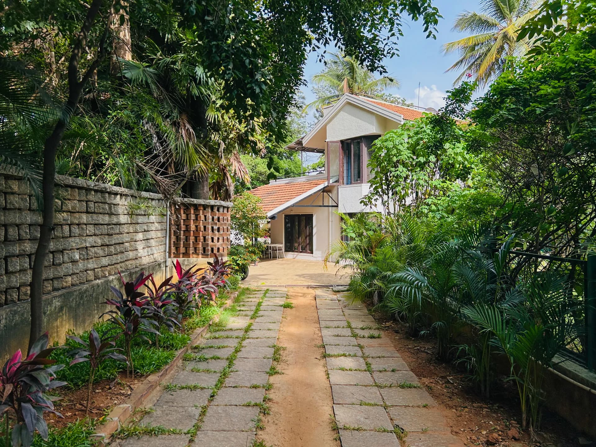 Entrance and Parking preview