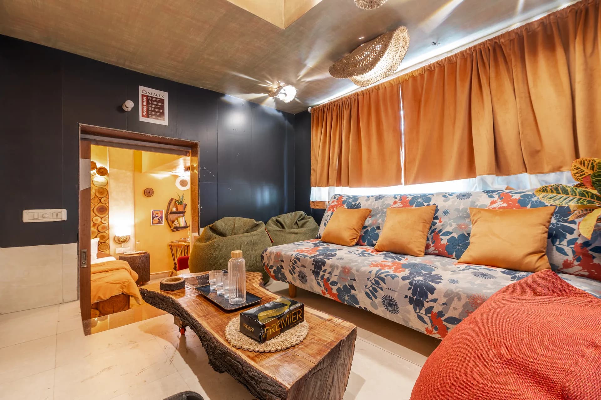 Property photo - Lounge