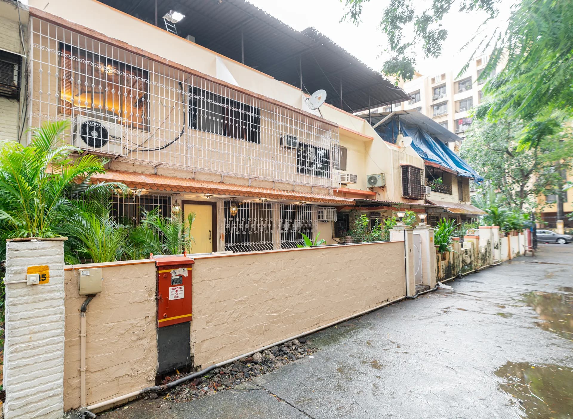 Property photo - Entrance and Parking