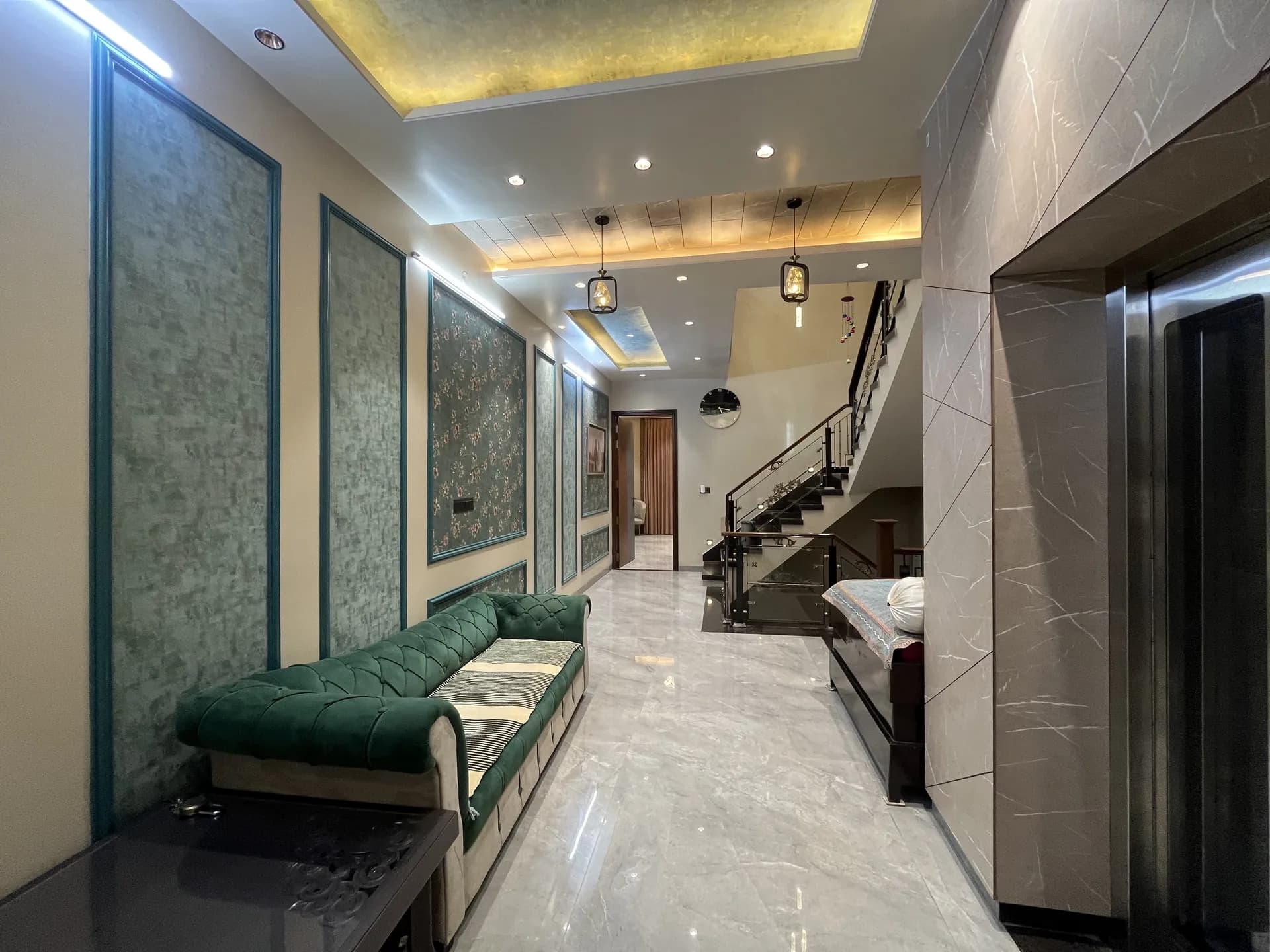 Property photo - Lounge