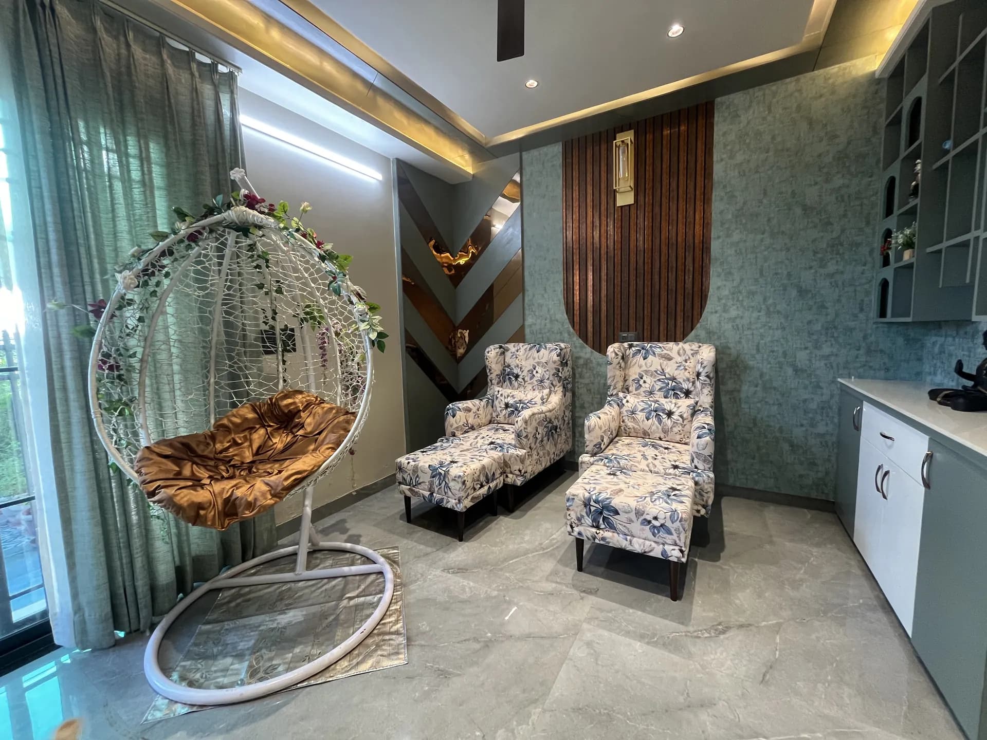 Property photo - Lounge