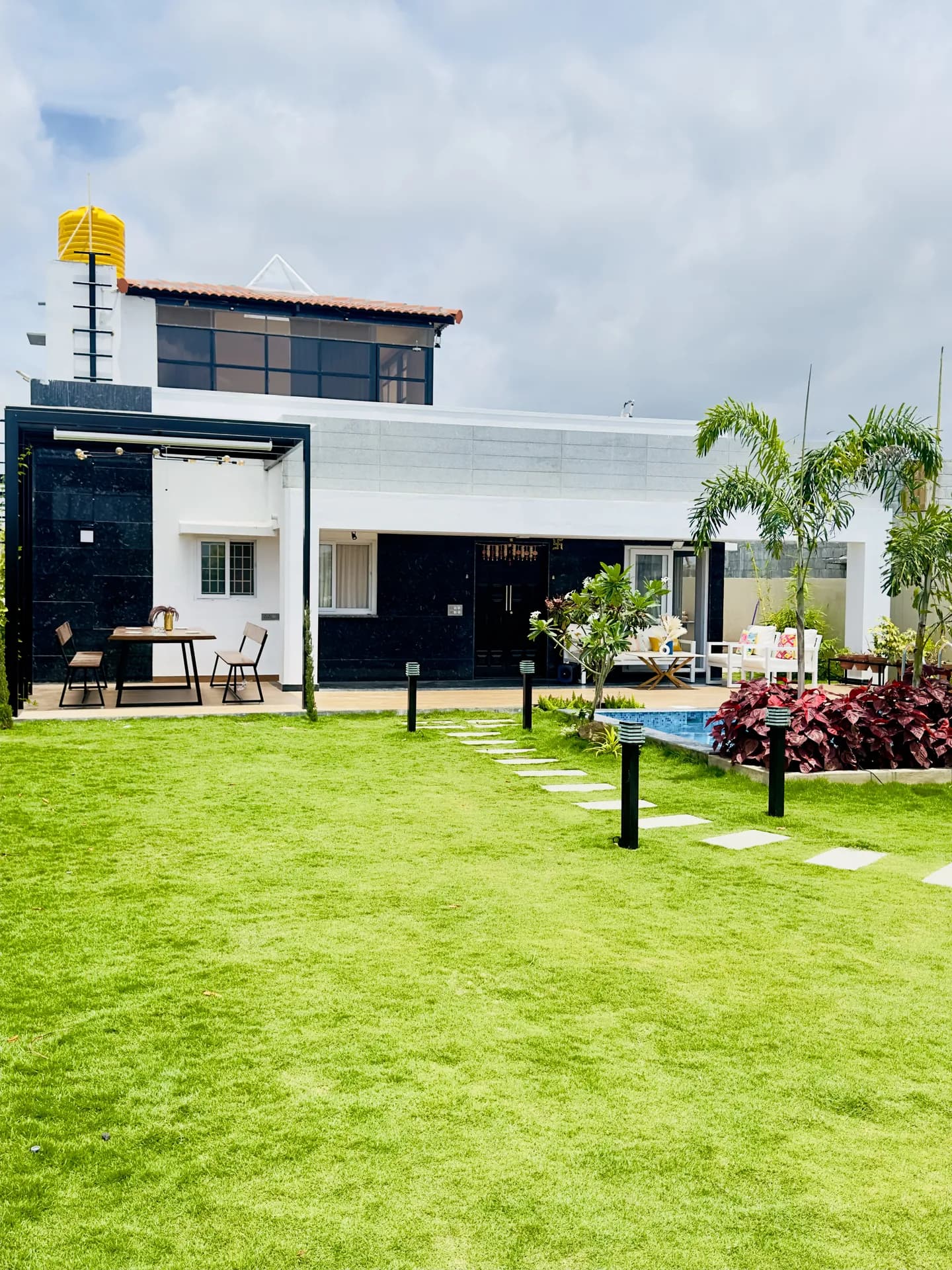 Property photo - Entrance and Parking