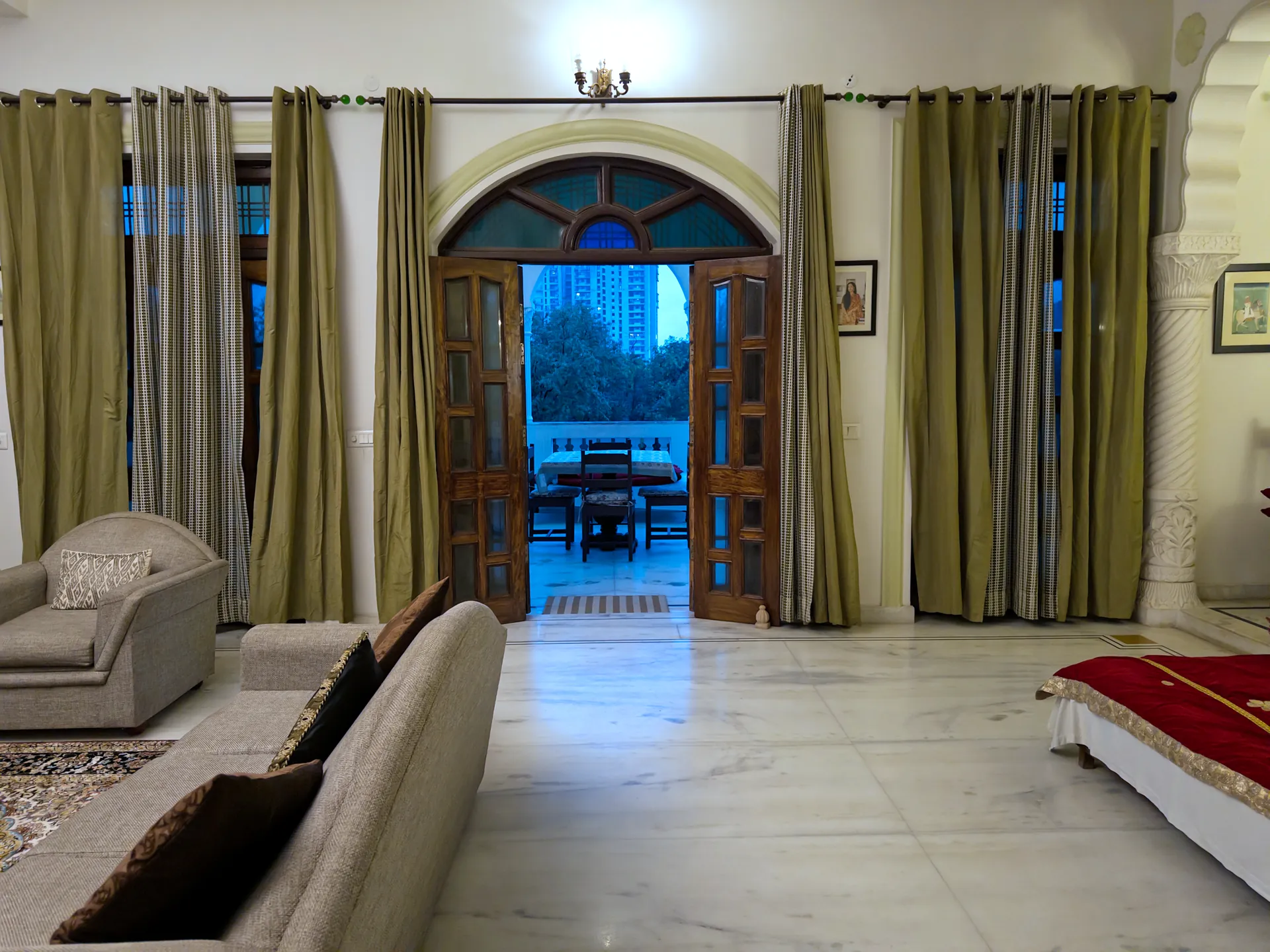 Property photo - Lounge