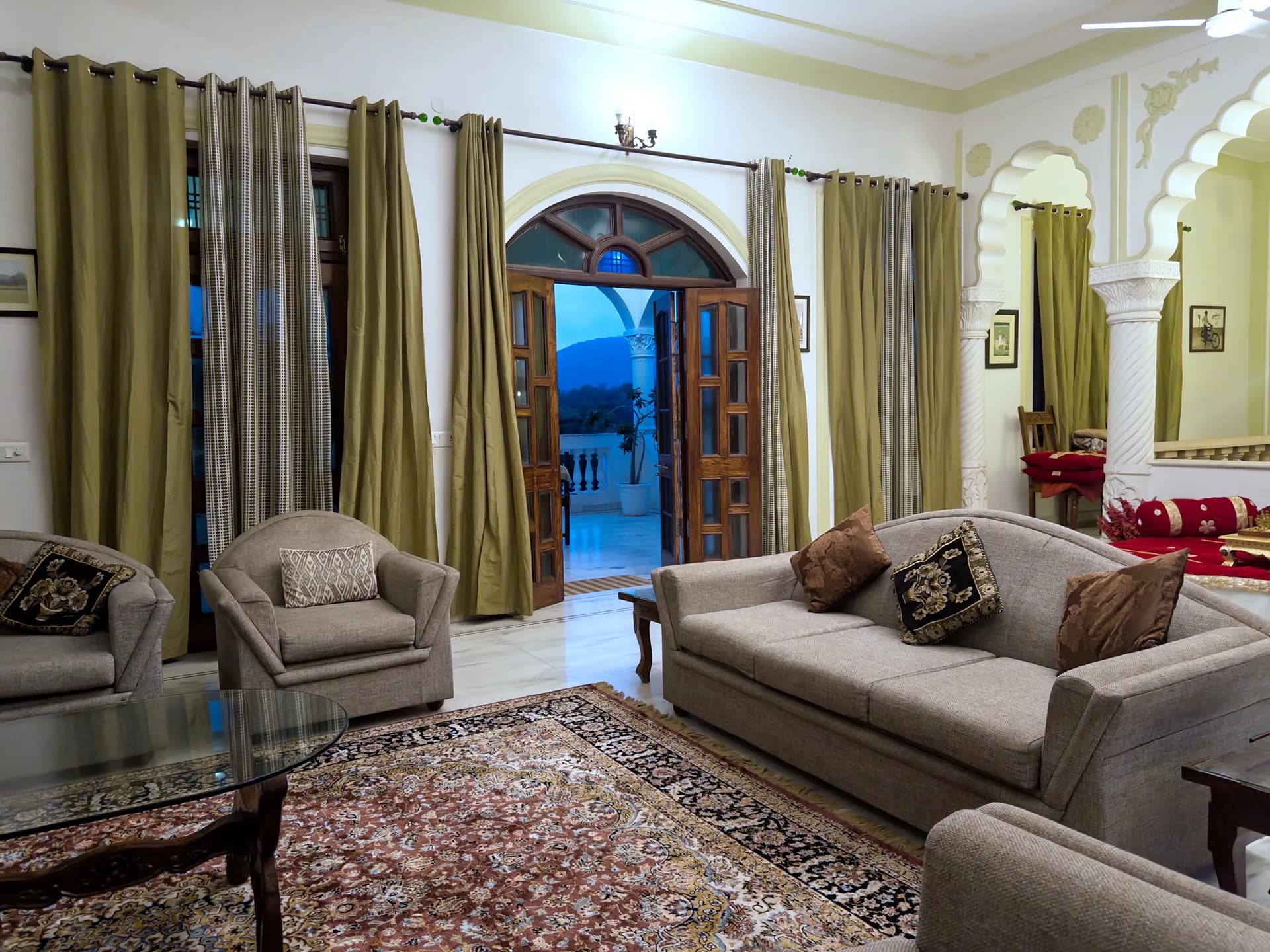 Property photo - Lounge