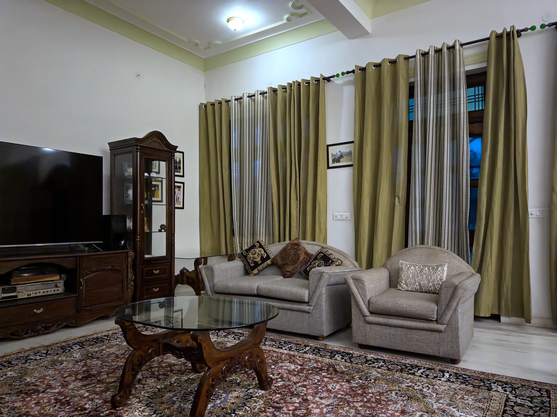 Property photo - Lounge