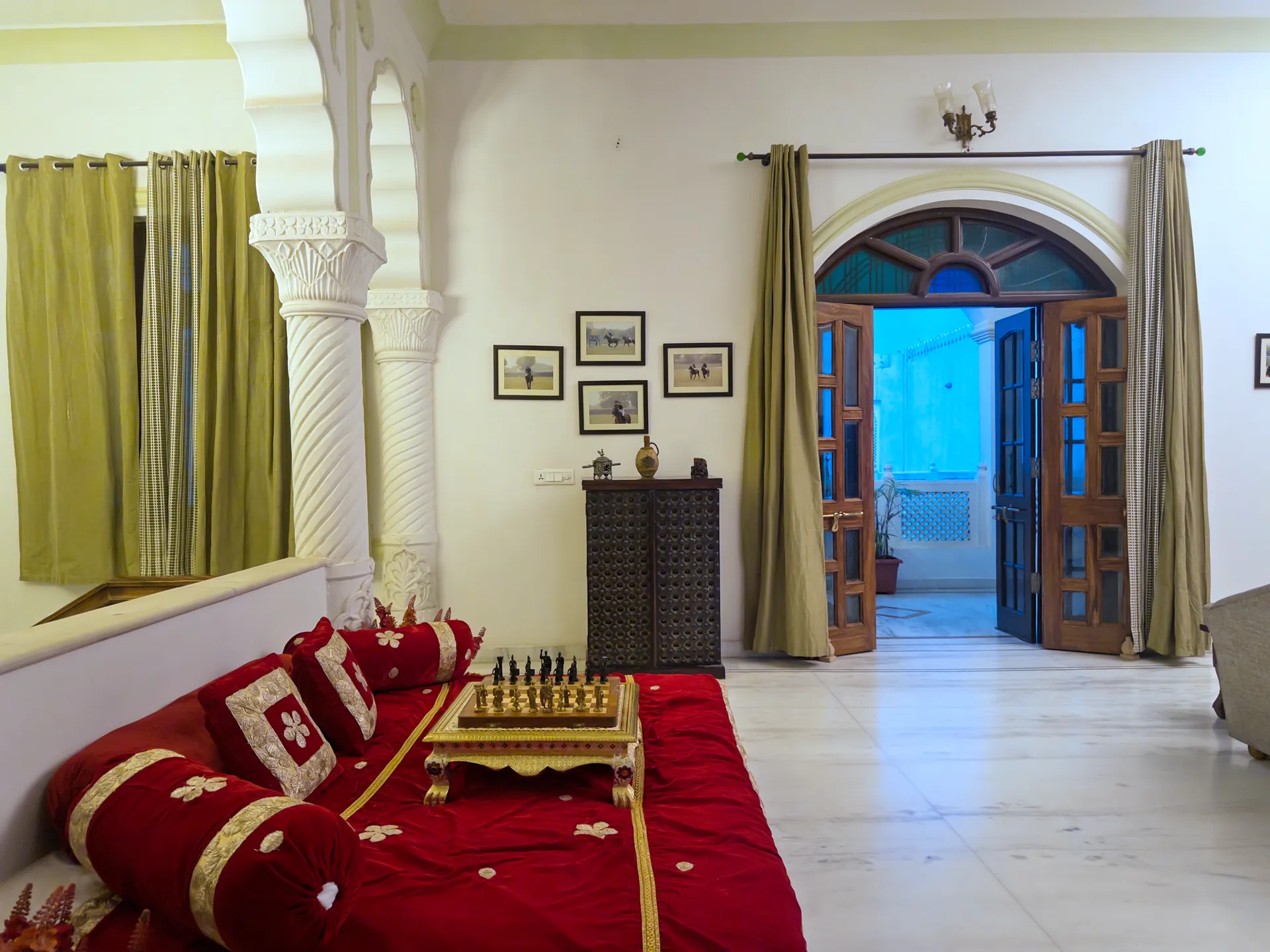 Property photo - Lounge