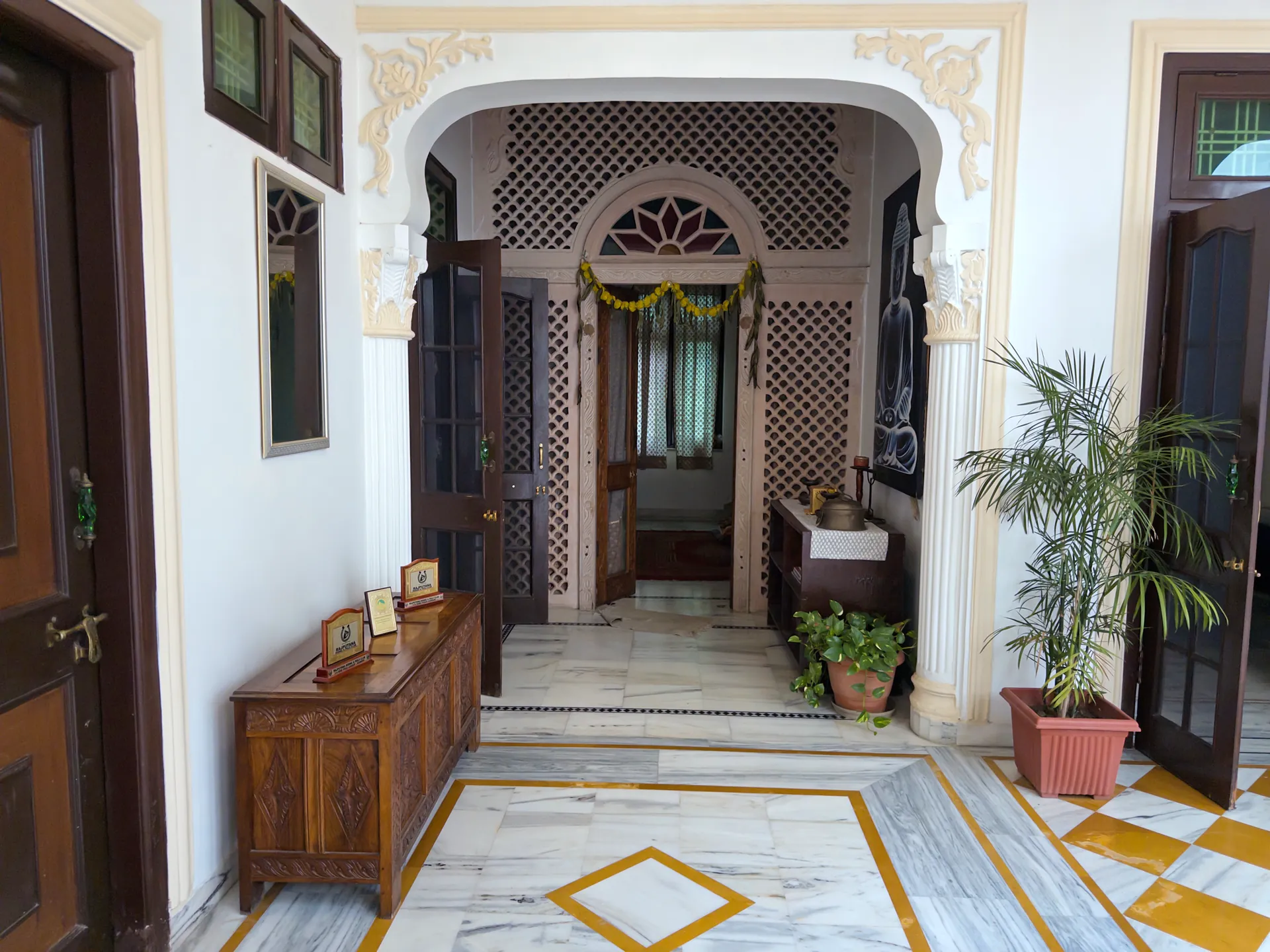 Property photo - Indoor Courtyard