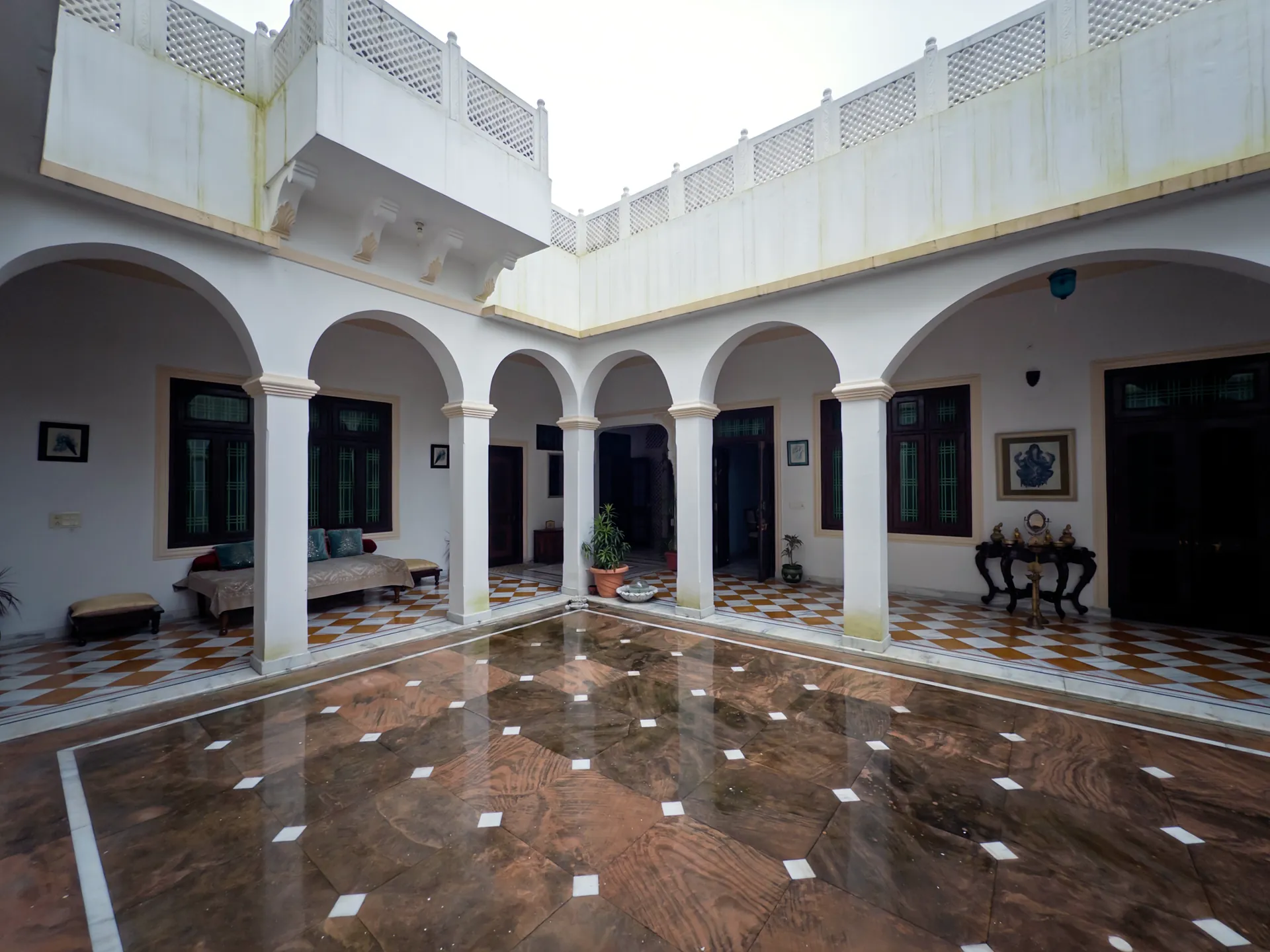 Property photo - Indoor Courtyard