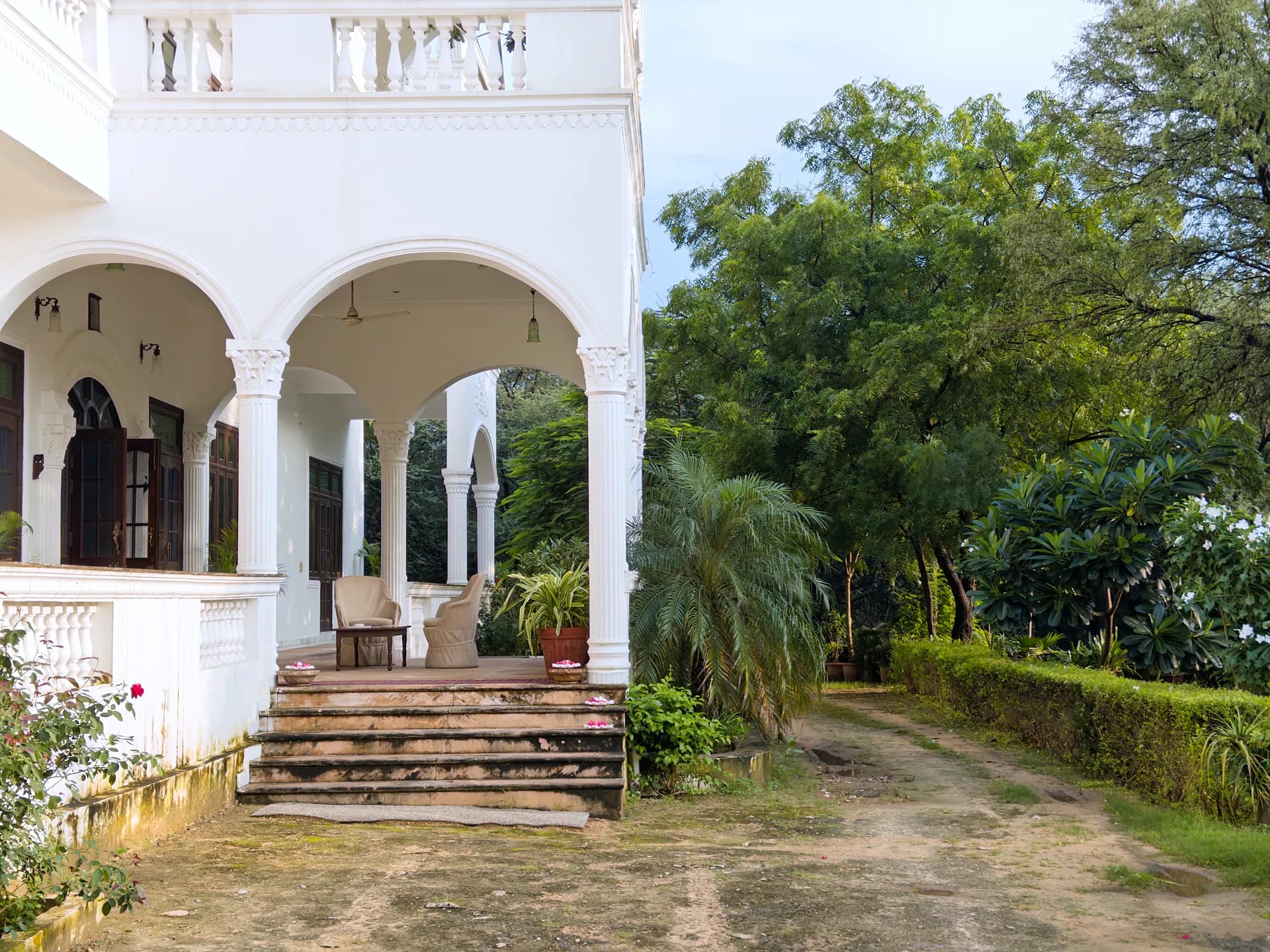Property photo - Entrance and Parking
