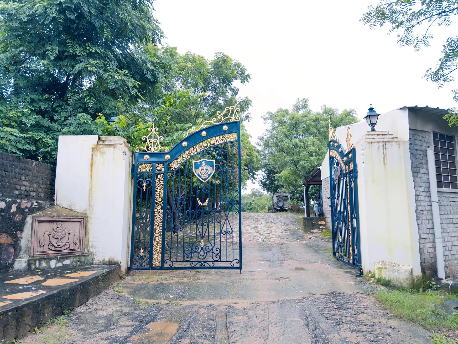 Property photo - Entrance and Parking