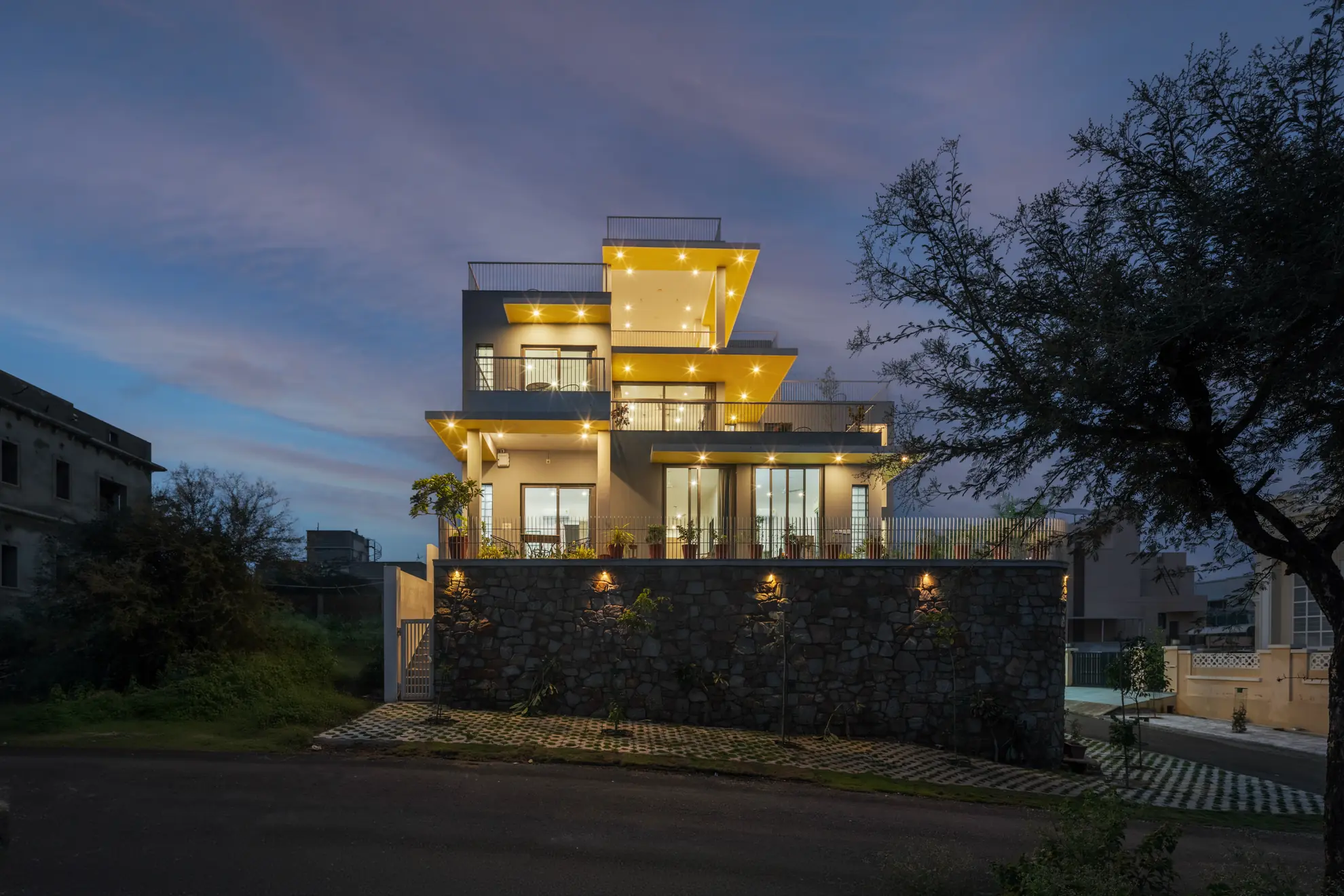 Property photo - Entrance and Parking