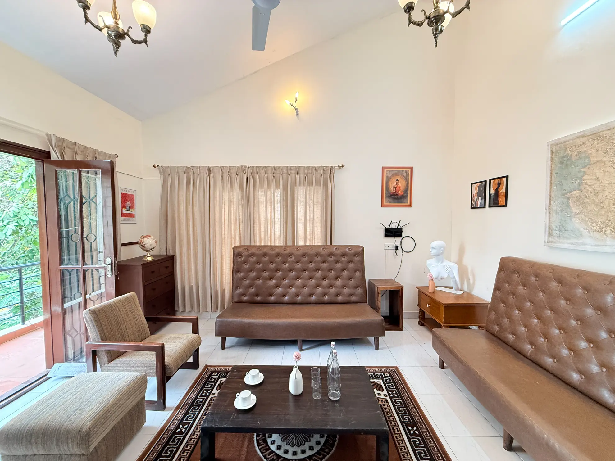 Property photo - Lounge