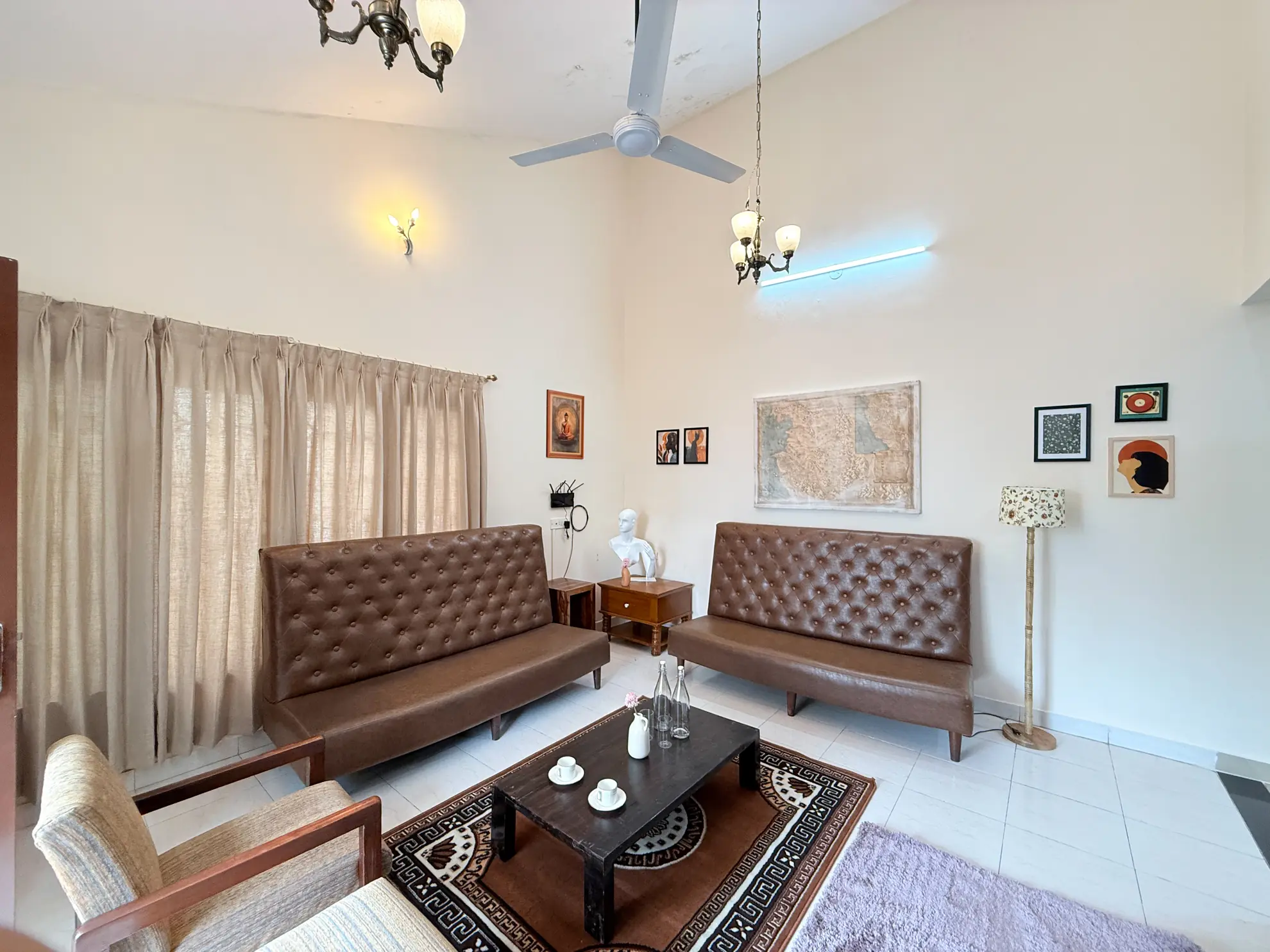 Property photo - Lounge