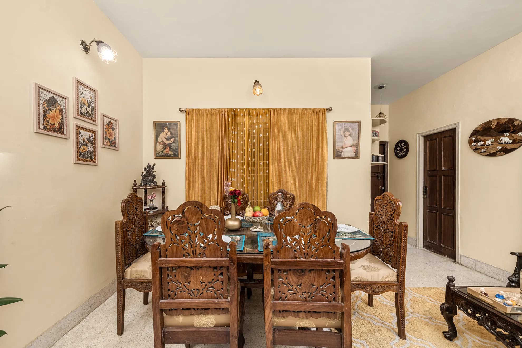 Property photo - Lounge