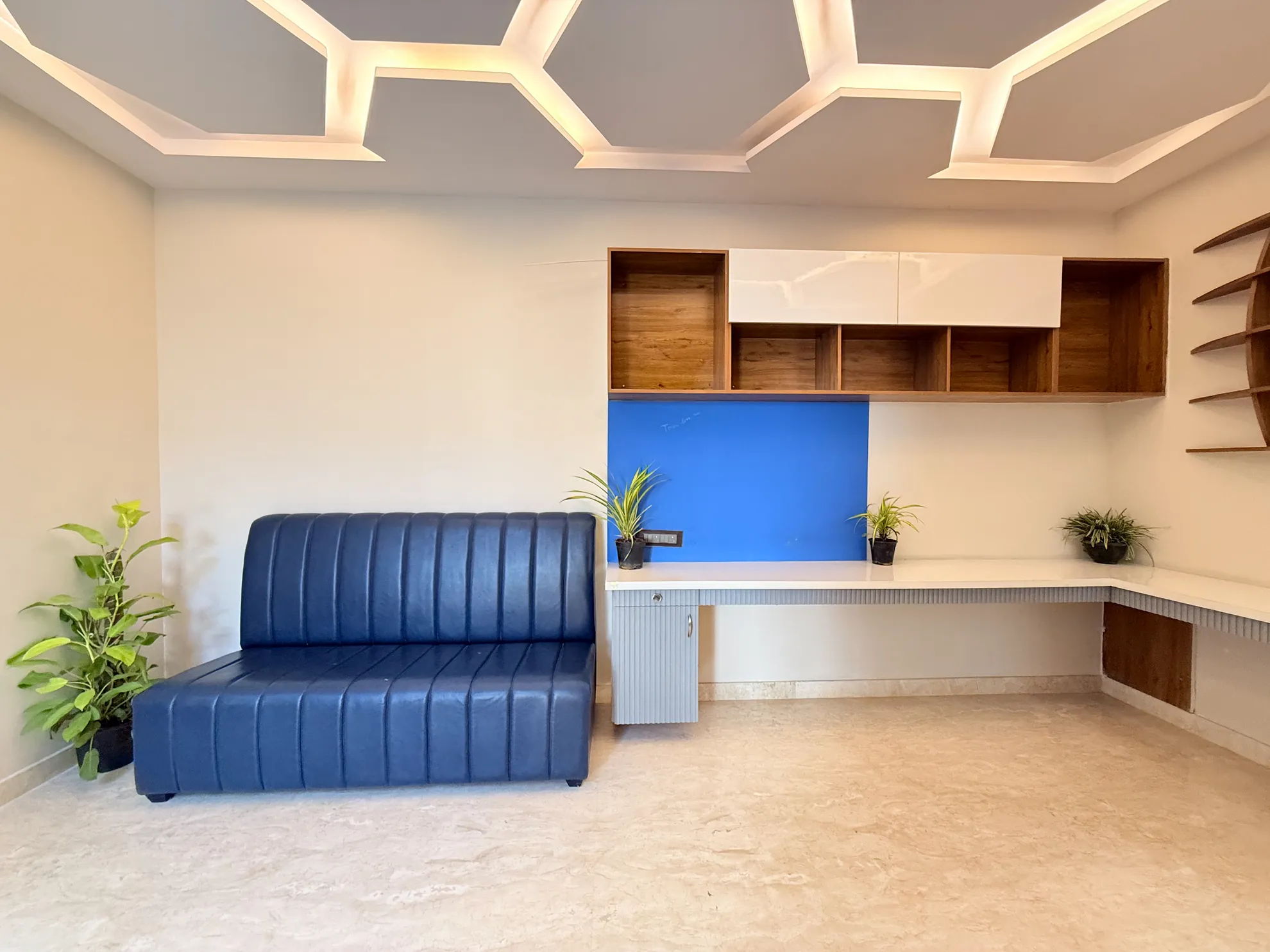 Property photo - Lounge