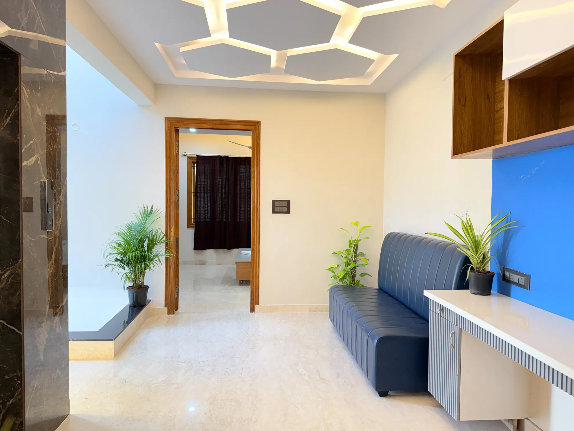 Property photo - Lounge