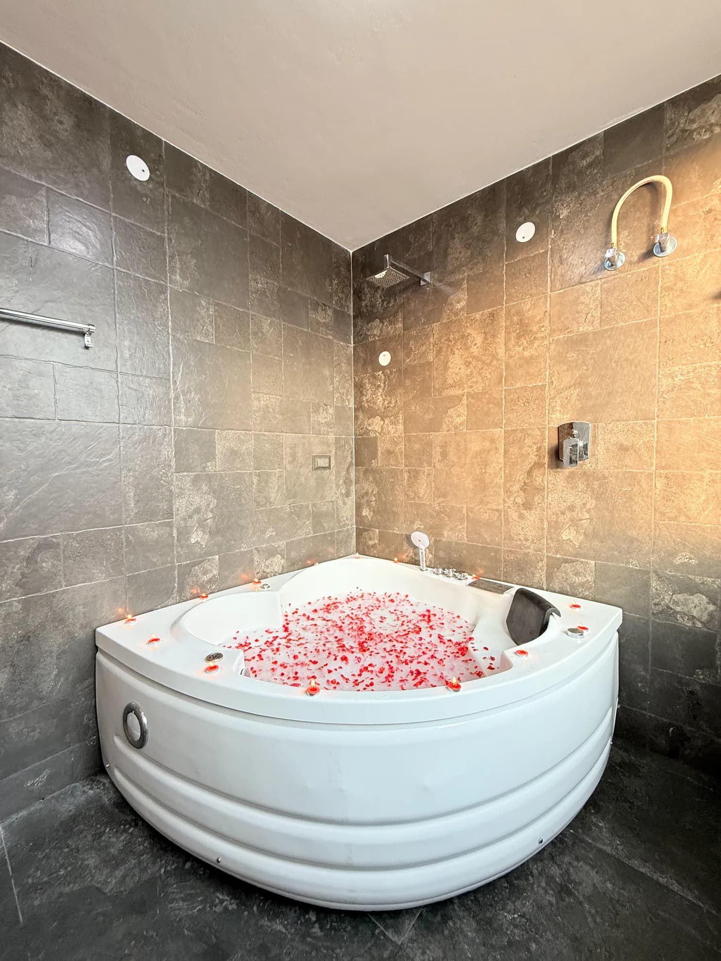 Property photo - Jacuzzi
