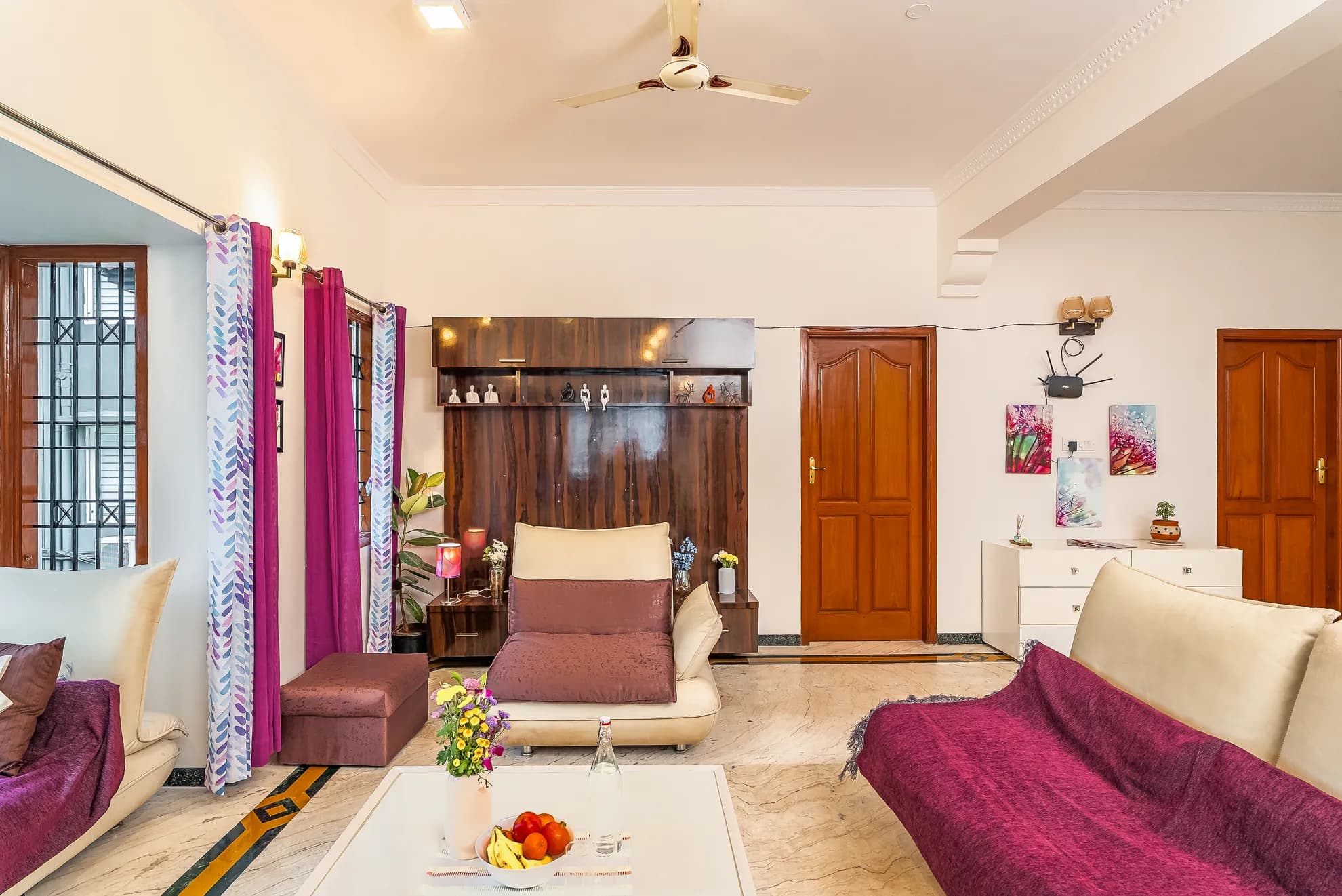 Property photo - Lounge