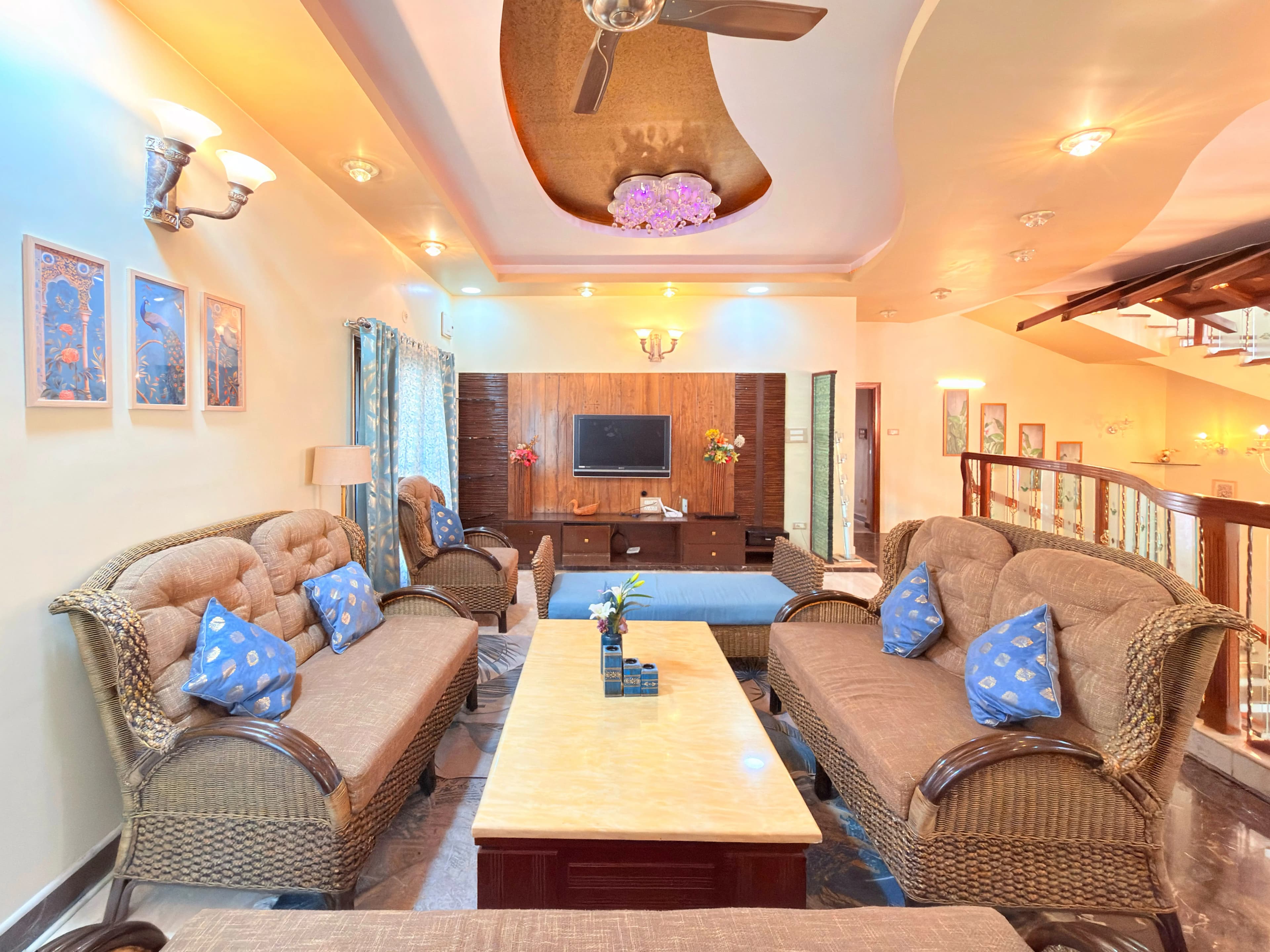 Property photo - Lounge