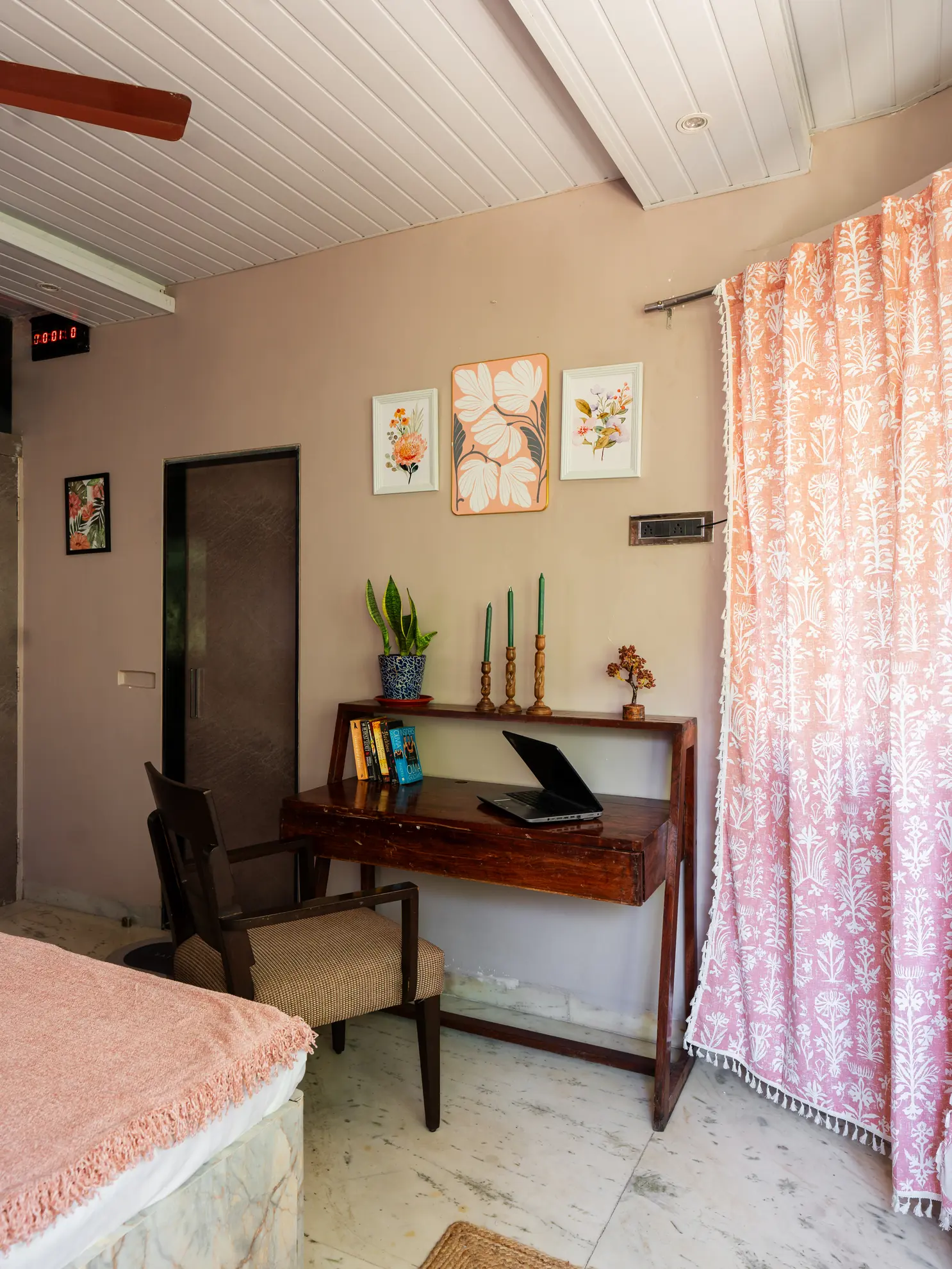 First Bedroom extra 2