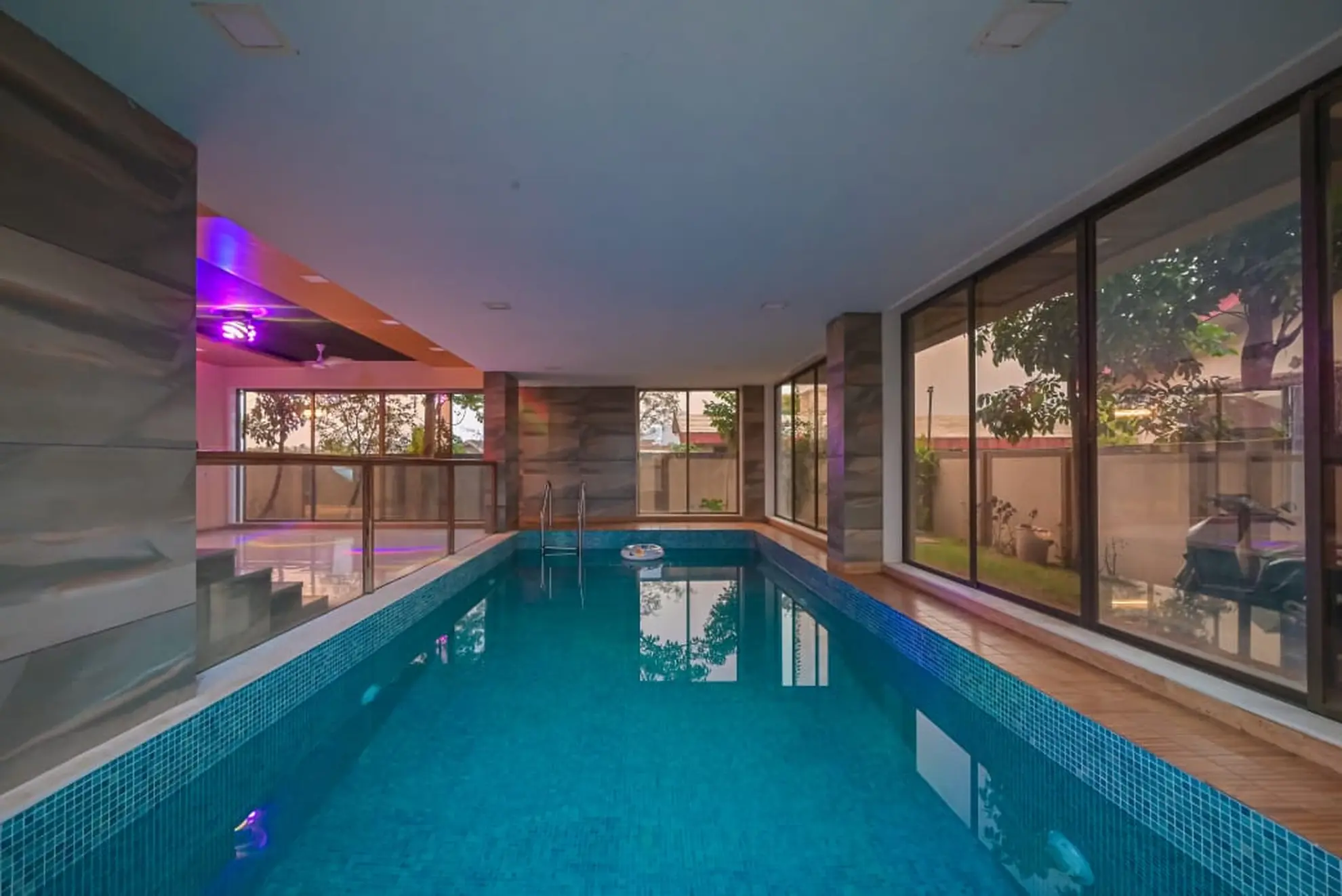Property photo - Swimming pool