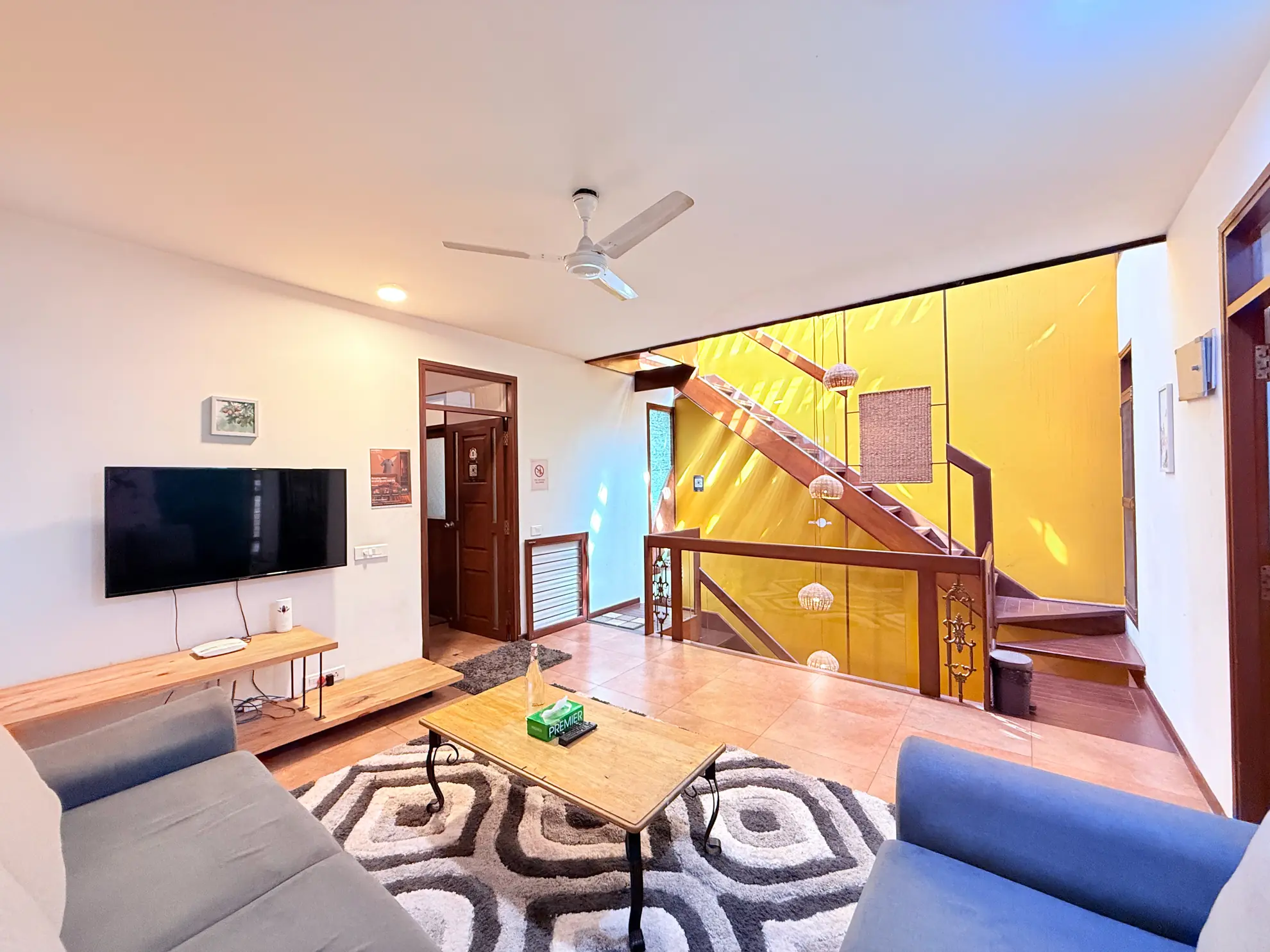 Property photo - Lounge