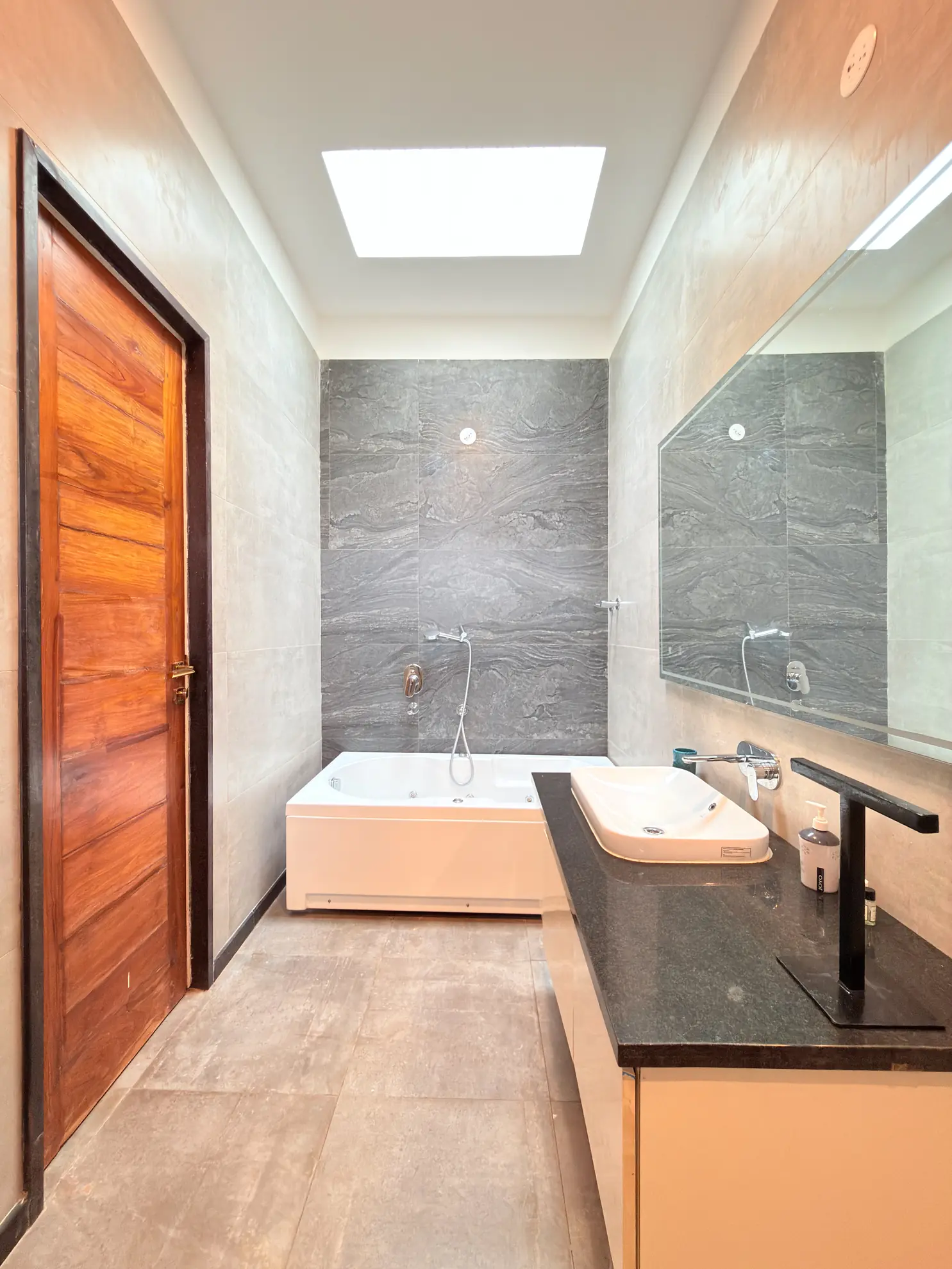 First Bedroom extra 8