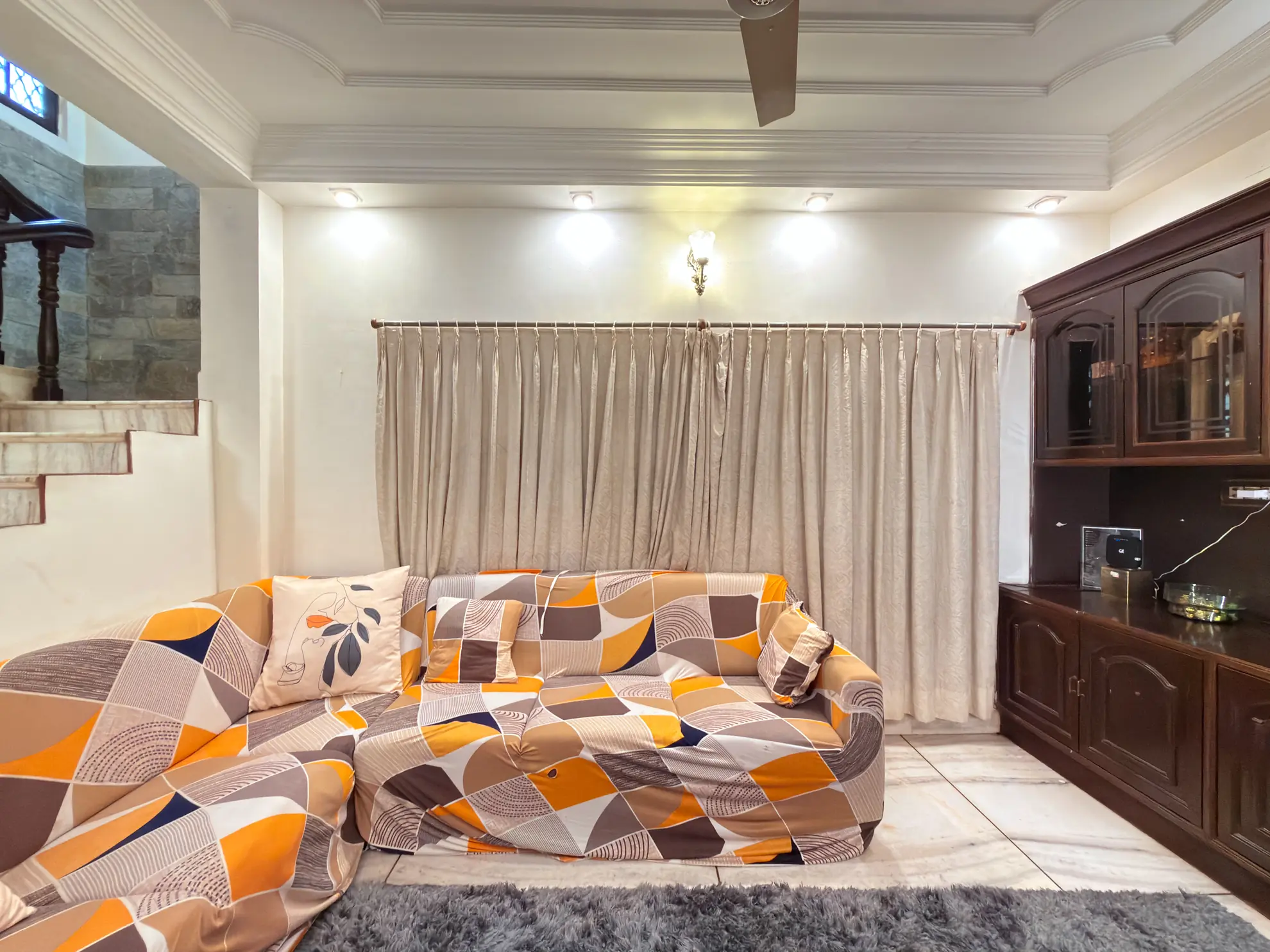 Property photo - Lounge