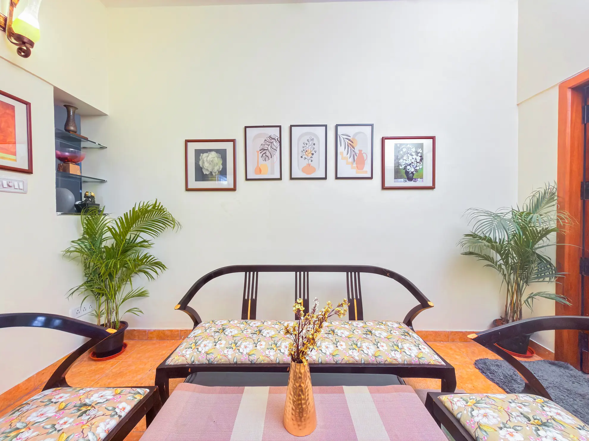 Property photo - Foyer