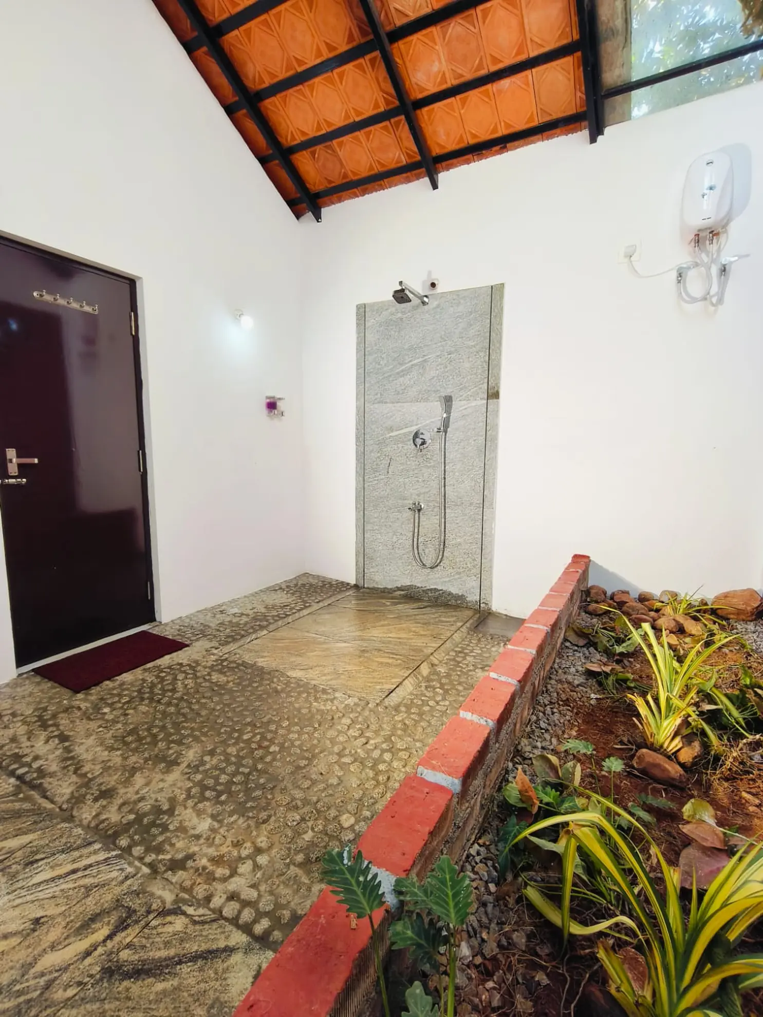 First Bedroom extra 4