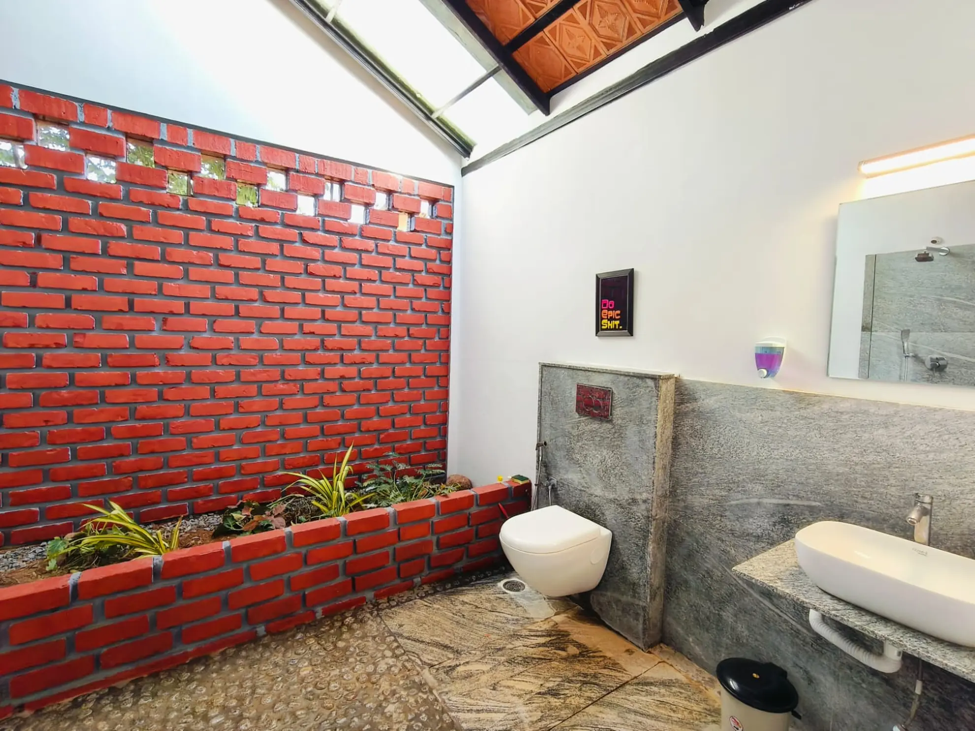 First Bedroom extra 2