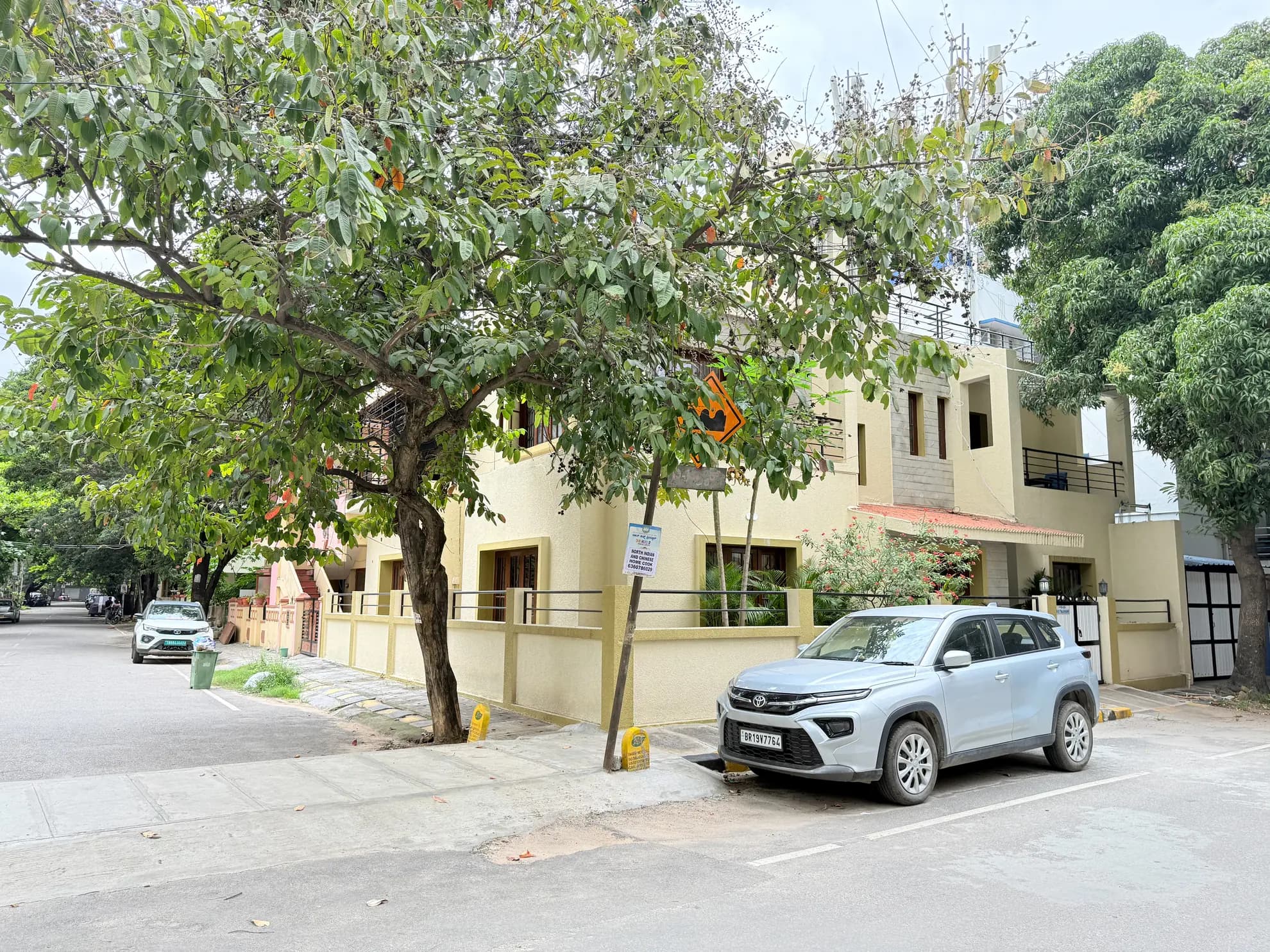 Entrance and Parking 4