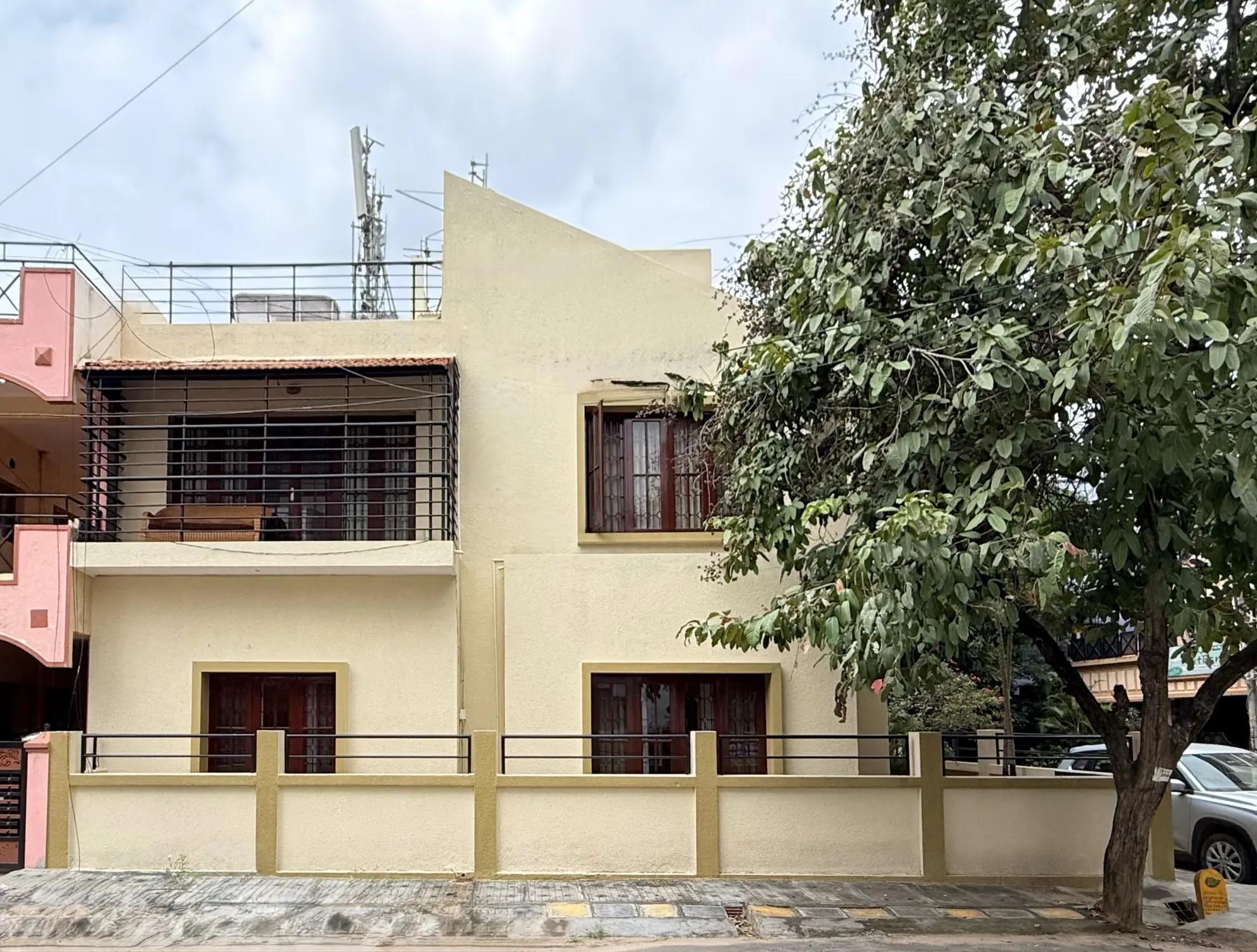 Entrance and Parking 3