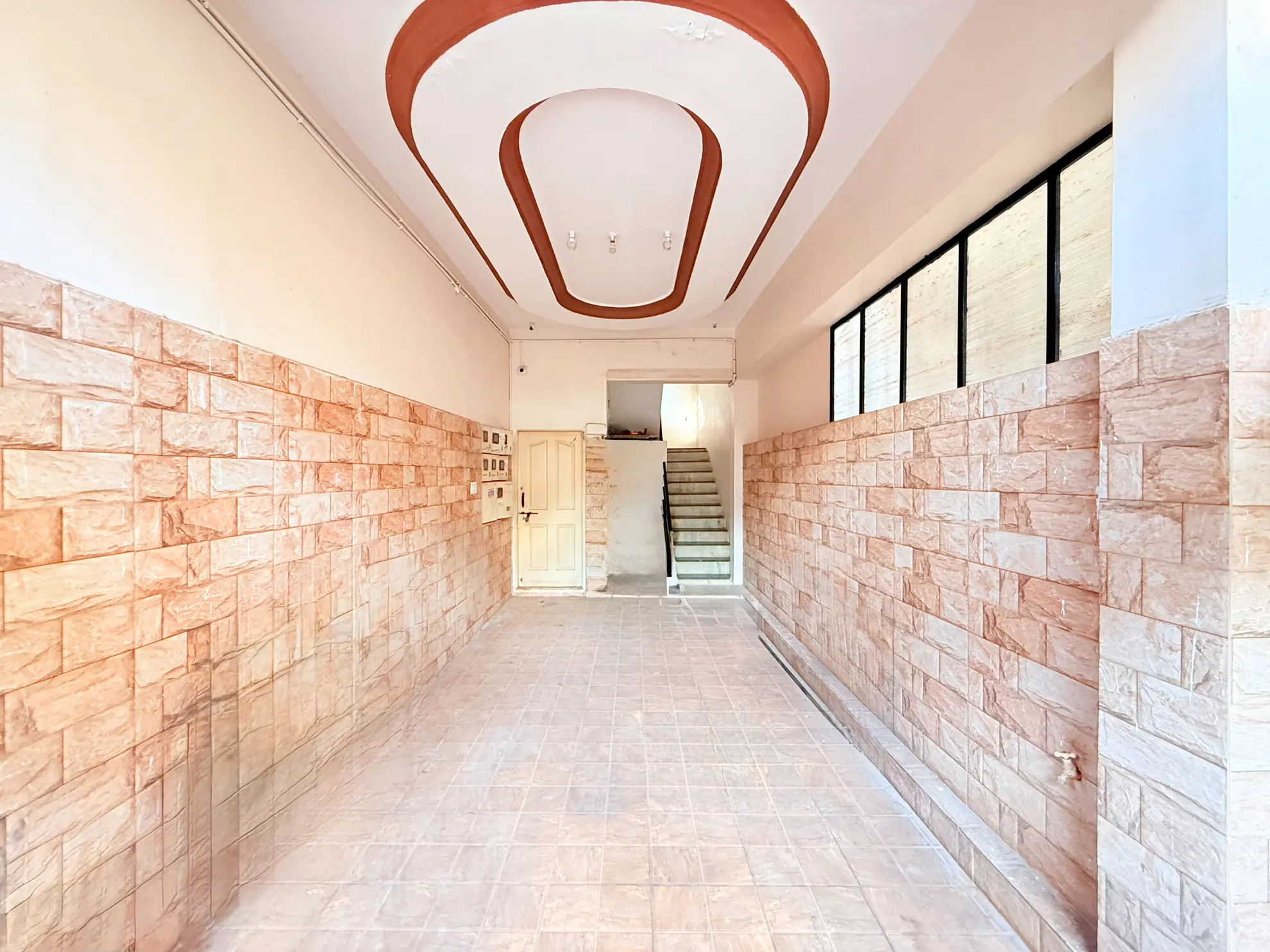 Entrance and Parking extra 2