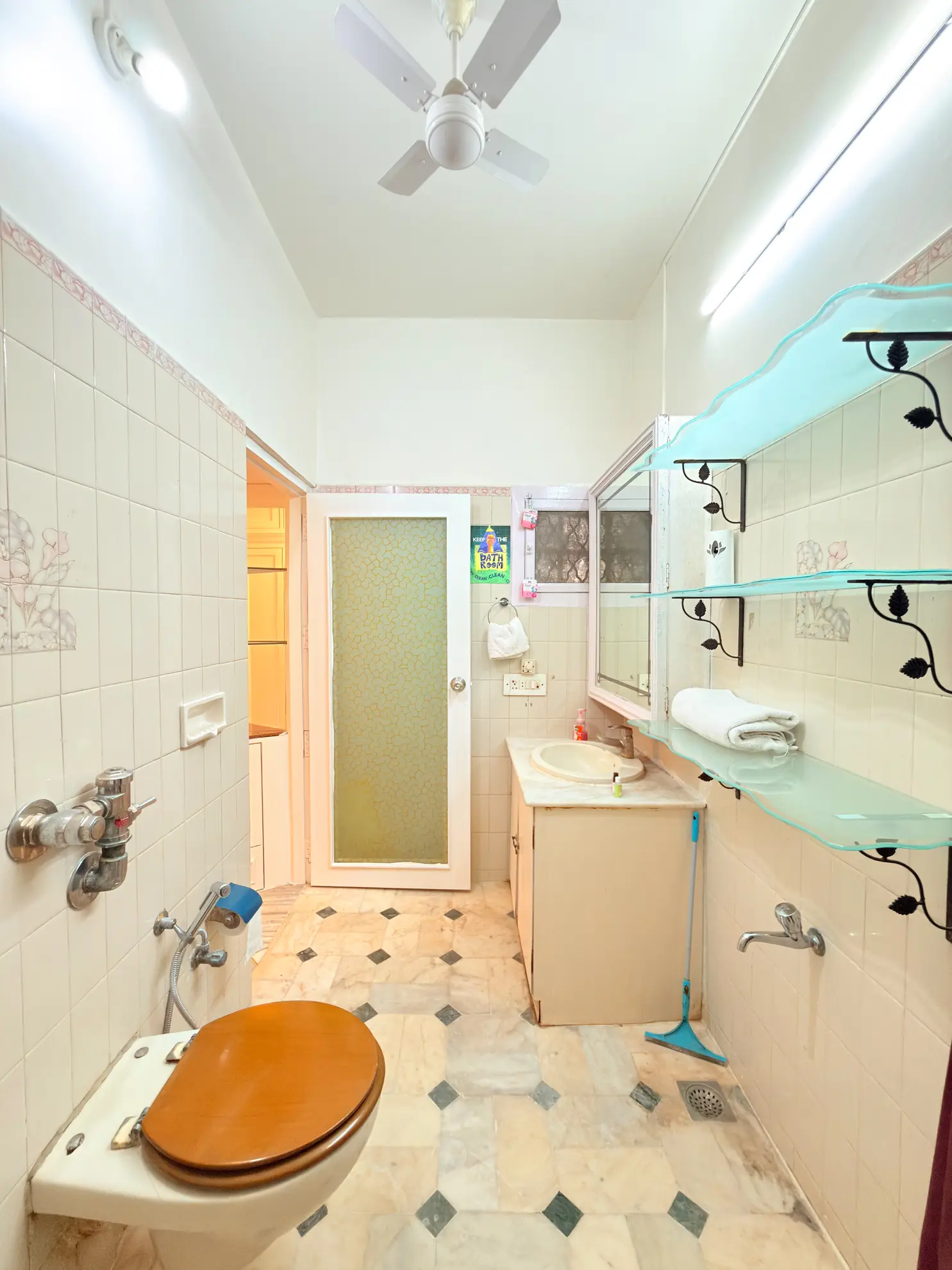 Second Bedroom extra 7