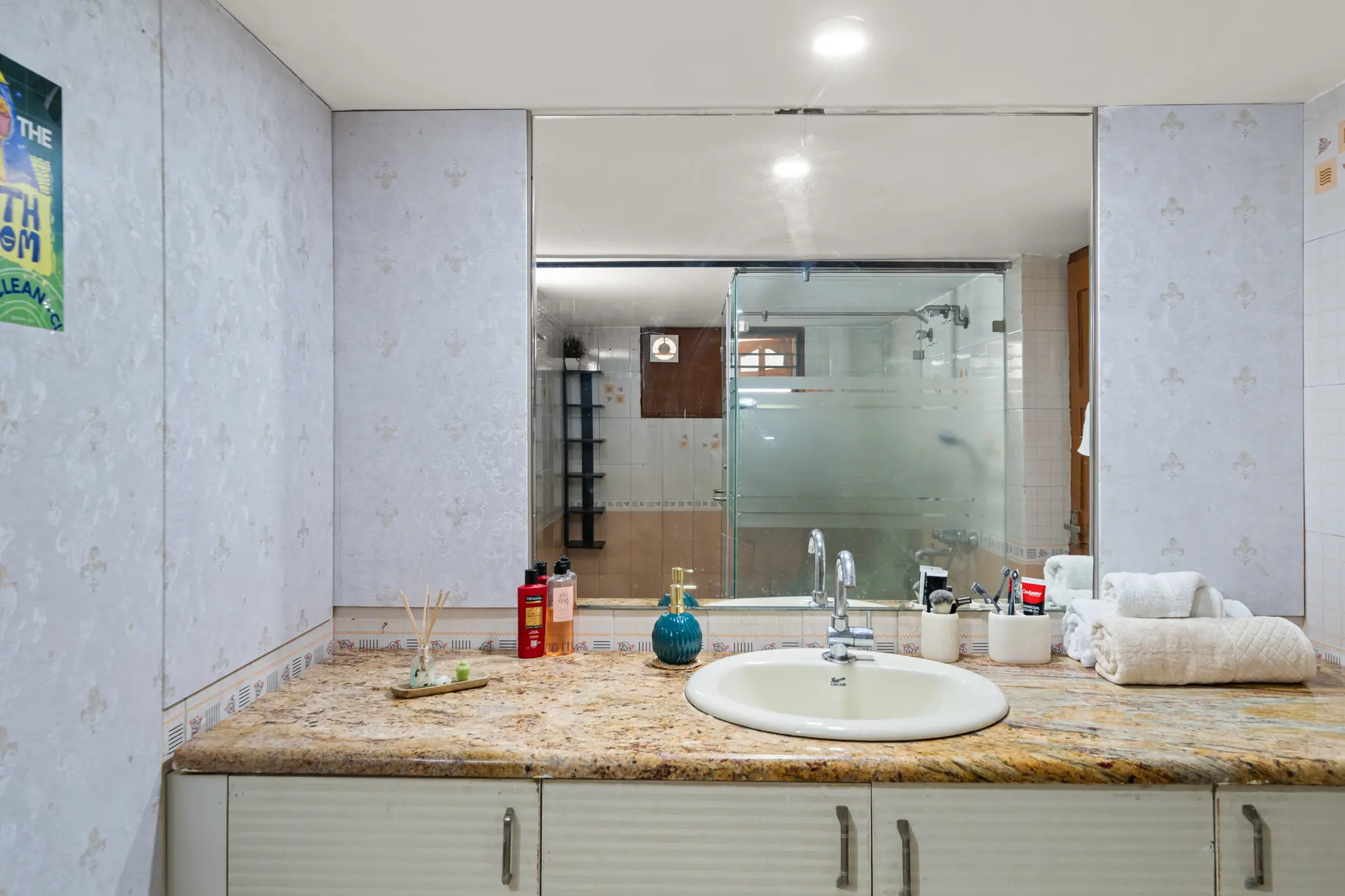 Third Bedroom 8 at Lucent Luxe, Bengaluru